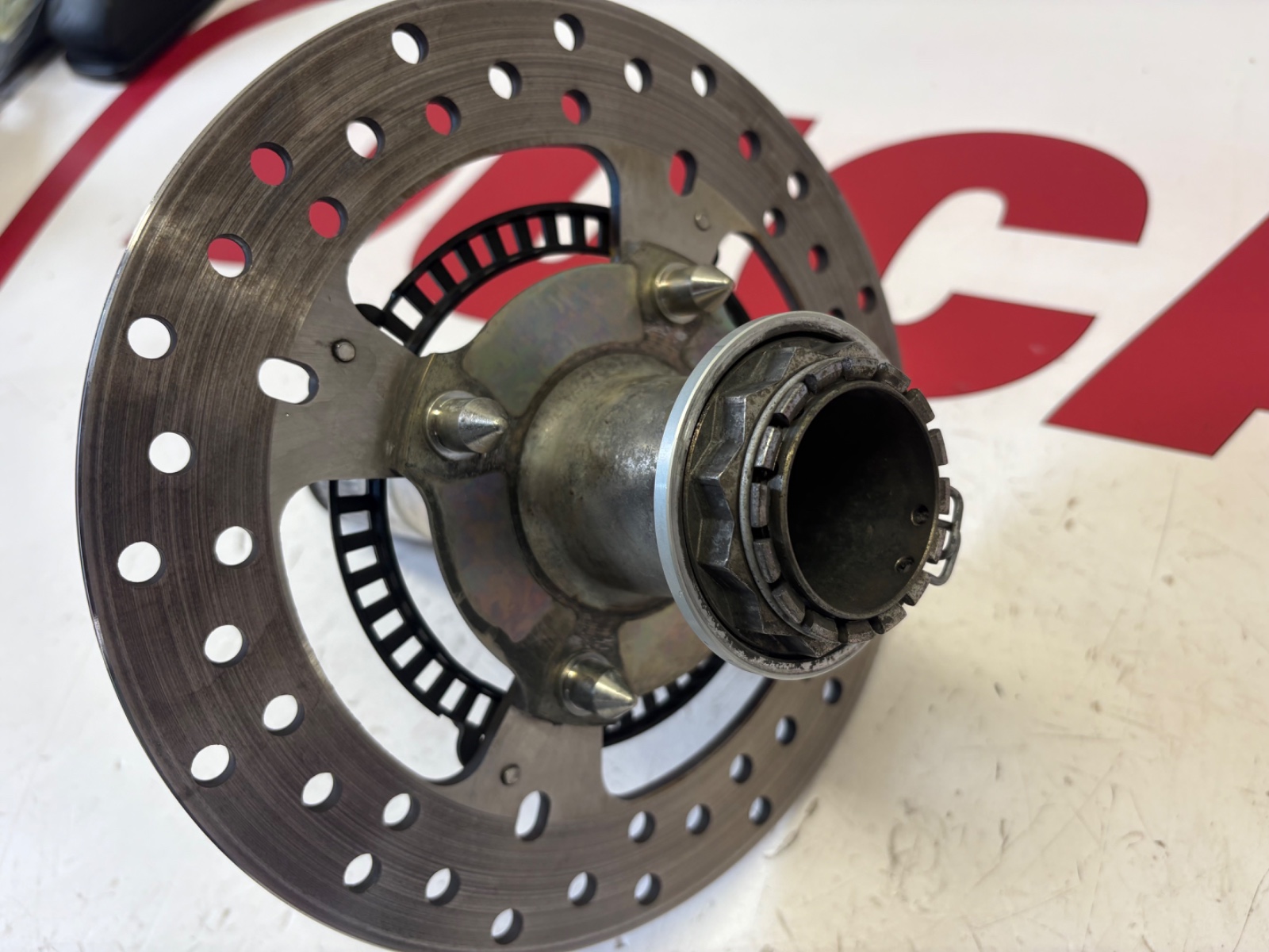 Ducati Multistrada 1200 Diavel 1199 1299 rear spindle axle disc phonic 819Z0011A
