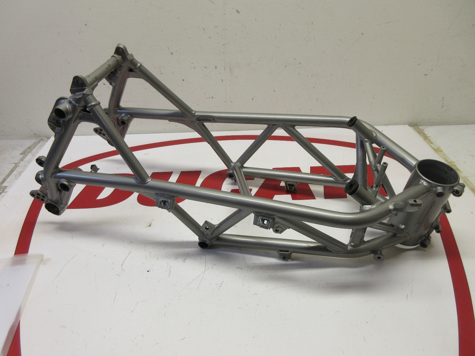 Ducati main frame chassis 999 S SUPERBIKE 2004