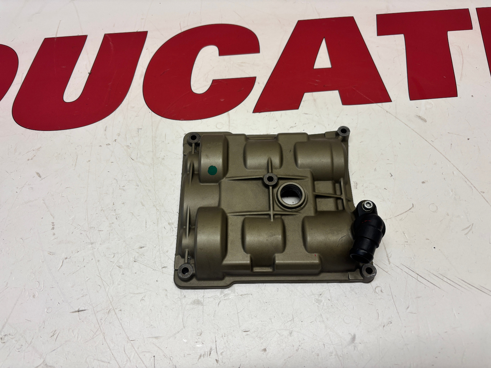 Ducati vertical cylinder valve cover Panigale 1199S 24713931B