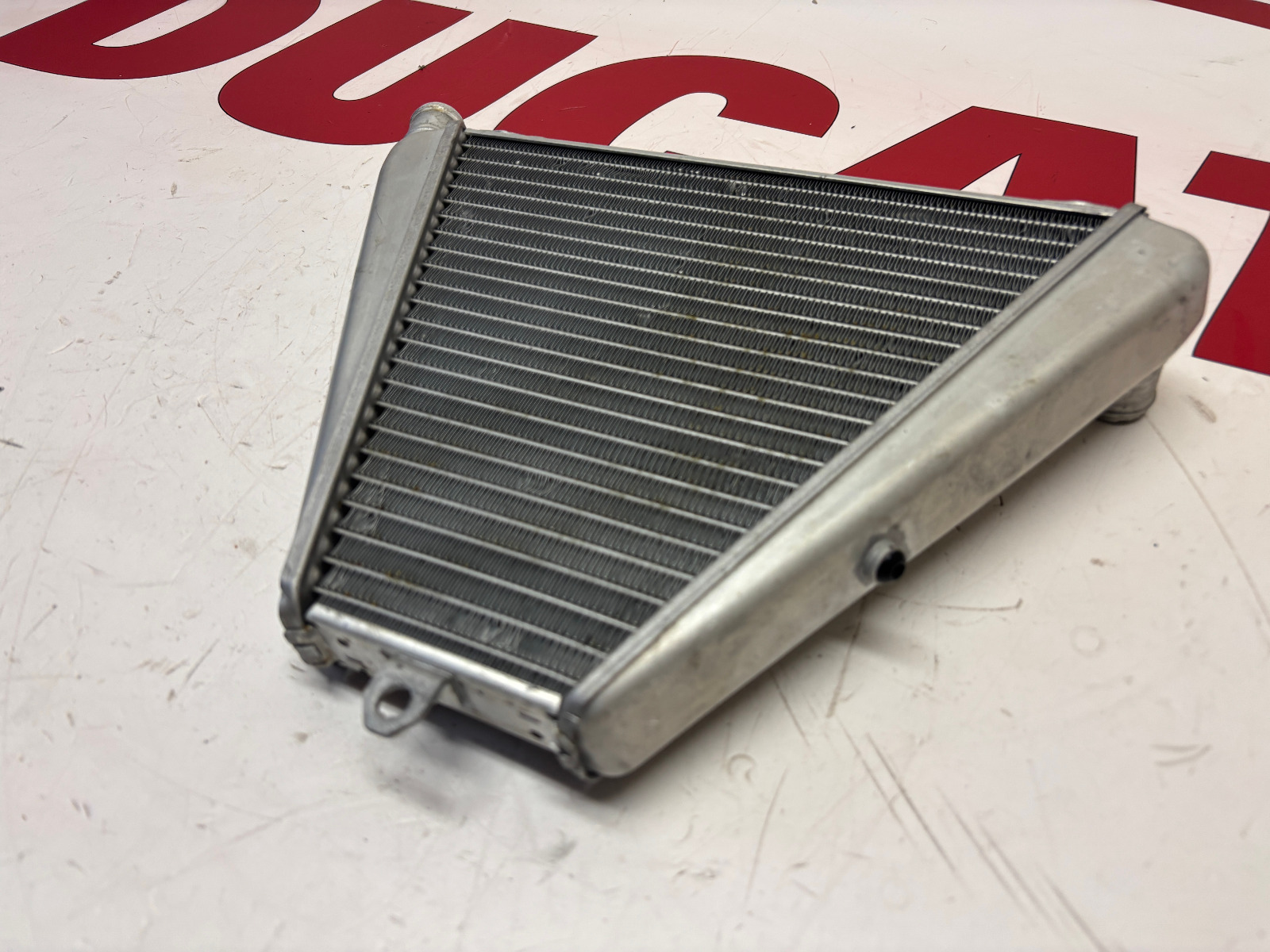 Ducati lower water radiator cooler Panigale 899 959 V2 1199 1299 54841211A