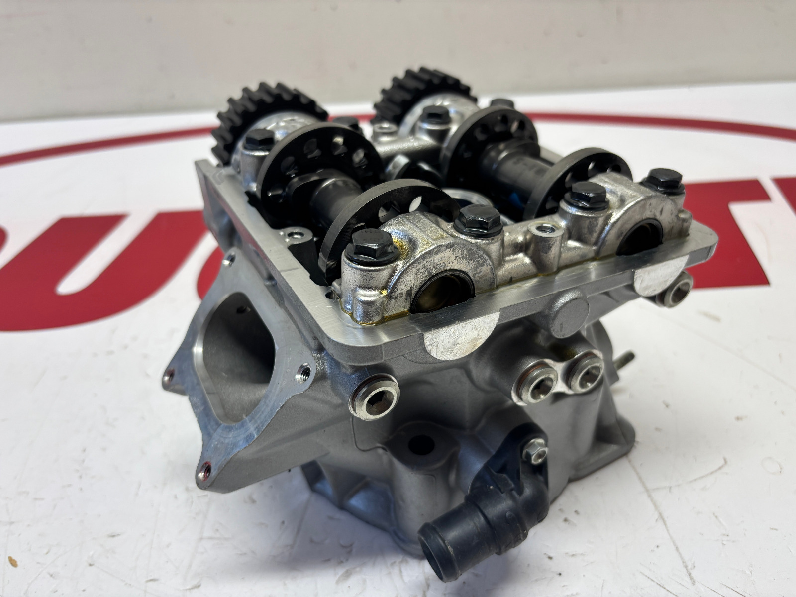 Ducati complete vertical cylinderhead 848 30122414B