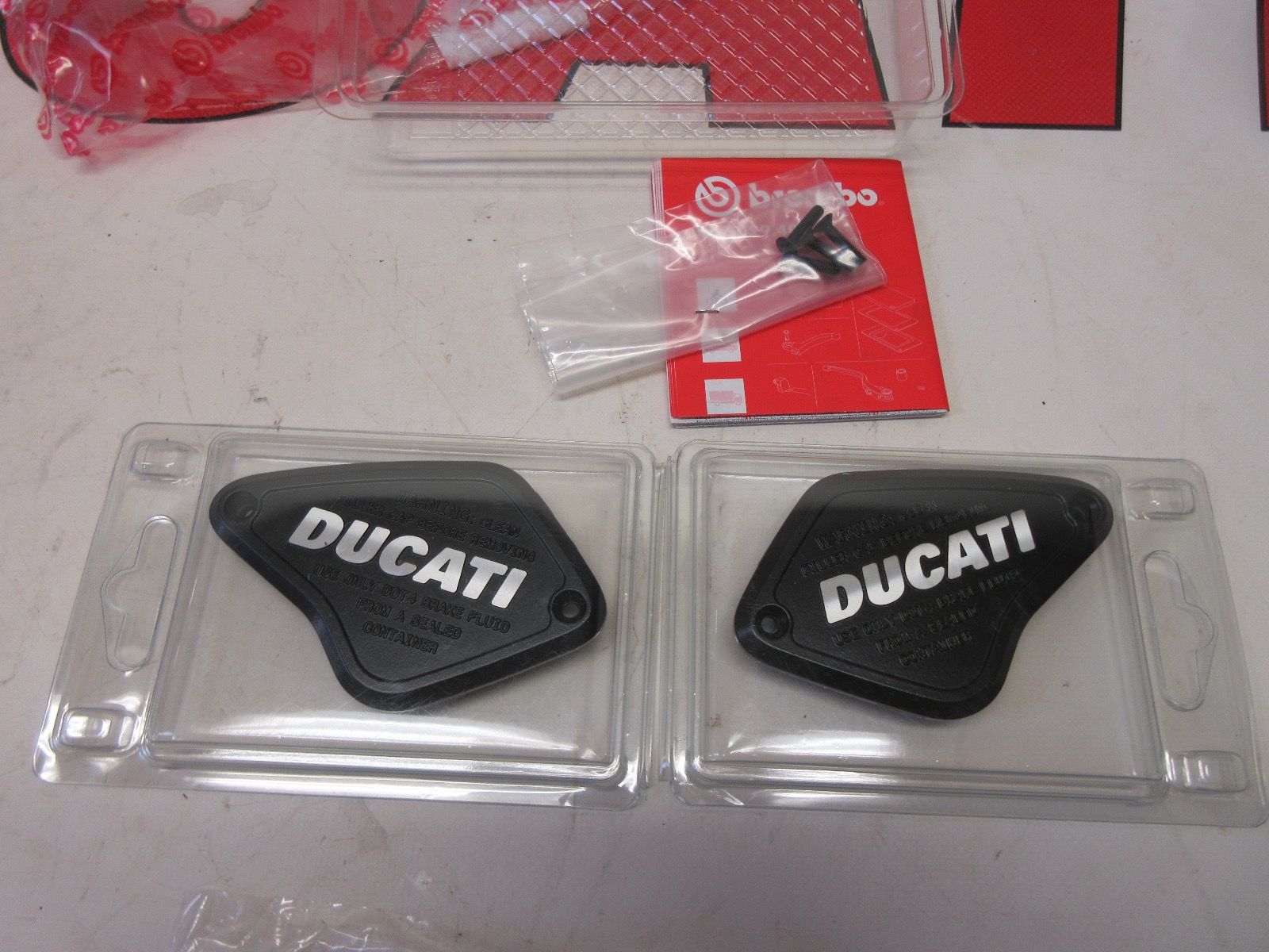 Ducati clutch and brake covers & rubber Diavel 2011 till 2015 69928911A New