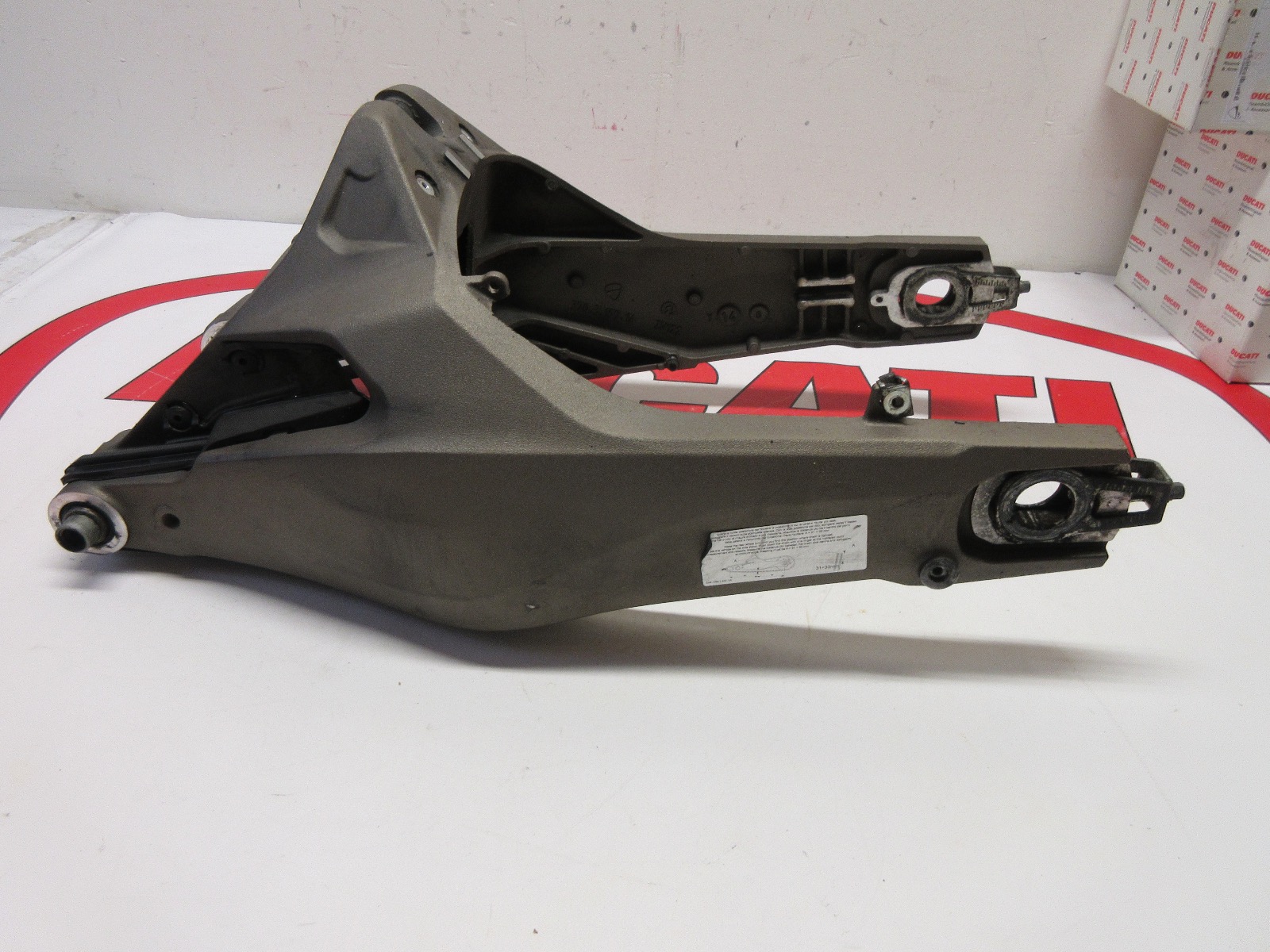 Ducati Swingarm Swing arm Monster 821 2015 2016 2017 37021762AA