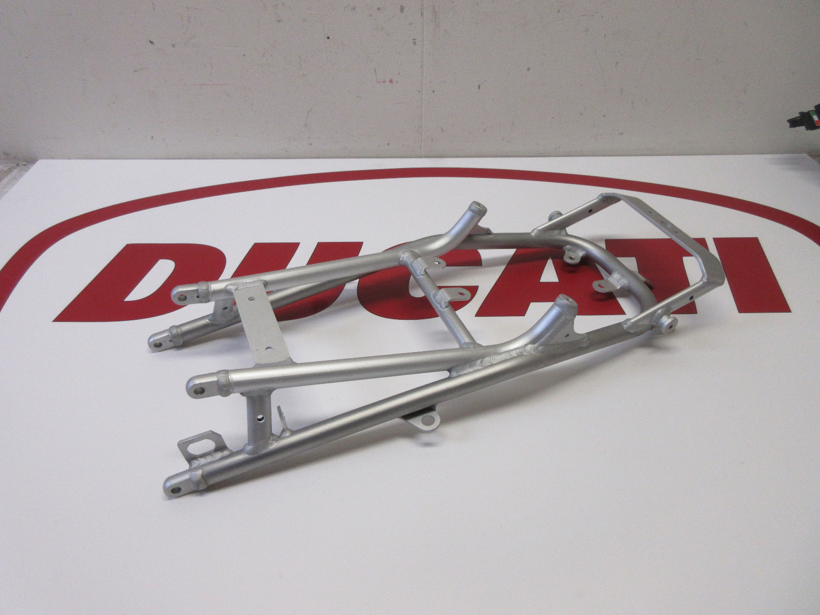 Ducati aluminium monoposto subframe 1.6M / P8 ECU 748 916 996 998
