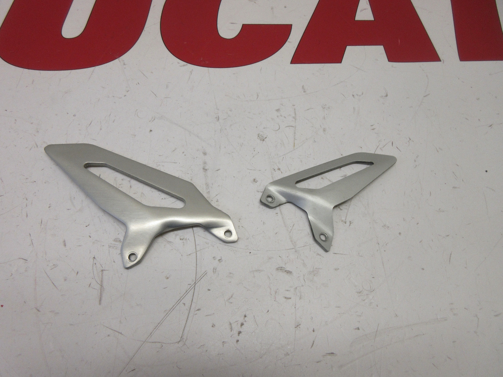 Ducati Heel plates Panigale 899 959 1199 1299 V2 24714041AA