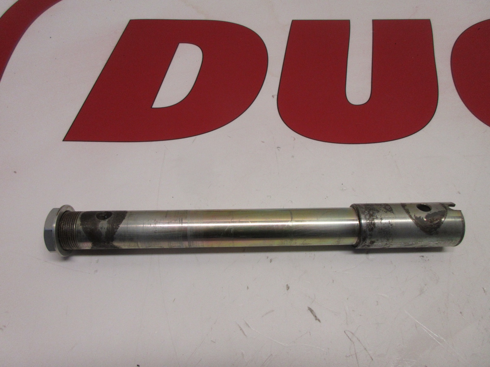 Ducati front wheel axle & nut 748 916 996 998 81910171A supersport ST