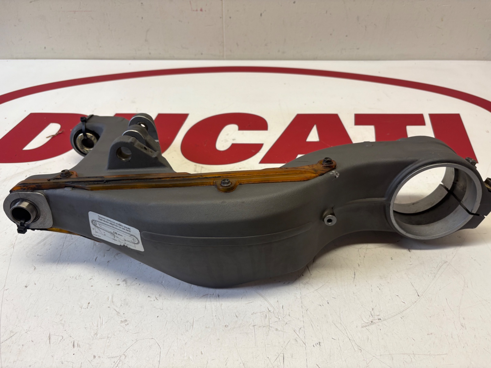 Ducati swing arm swingarm Superbike 748 916 996 998 37010141A