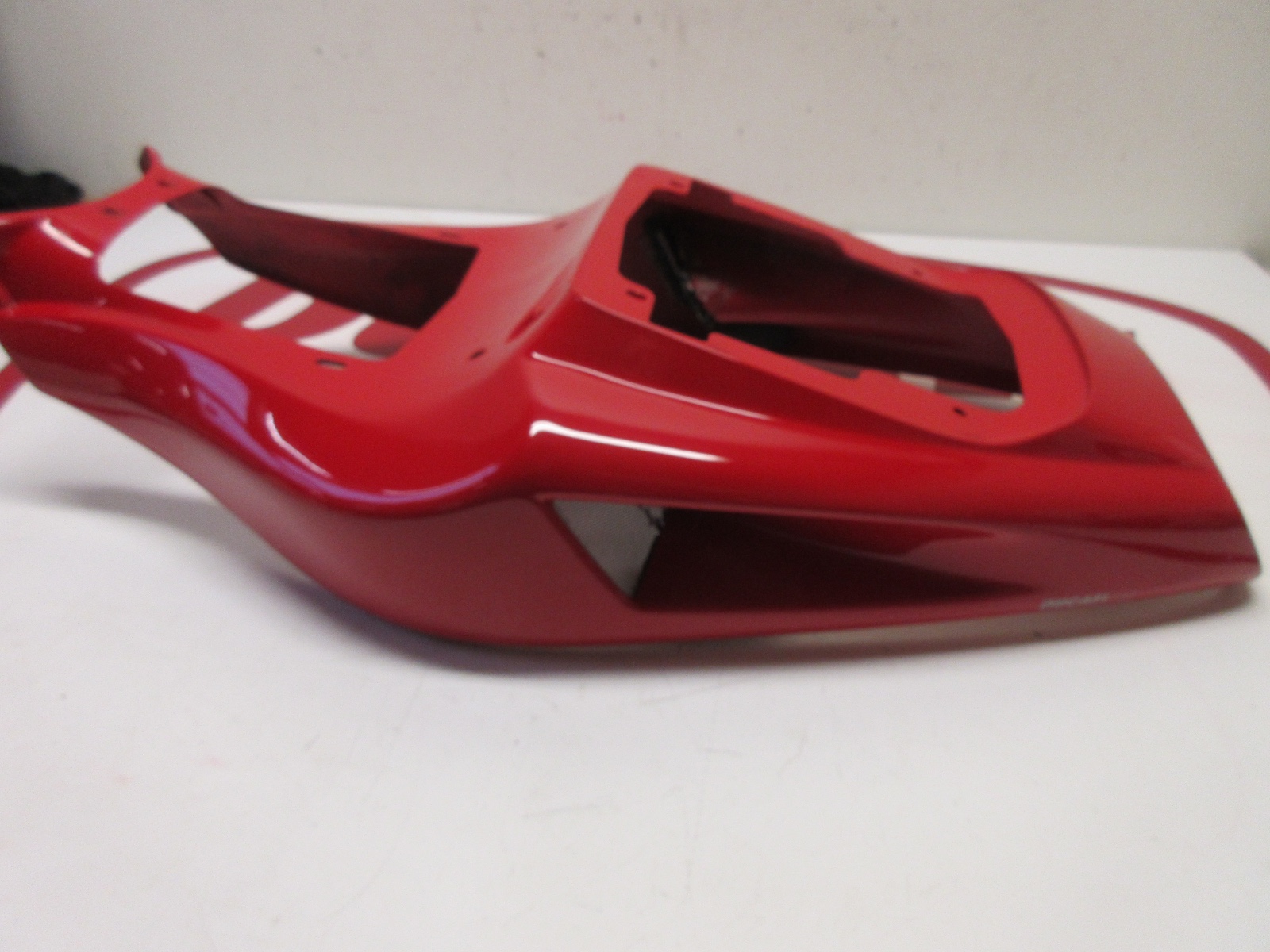Ducati 48320221CA original rear Biposto seat tail fairing red 748 916 996 998