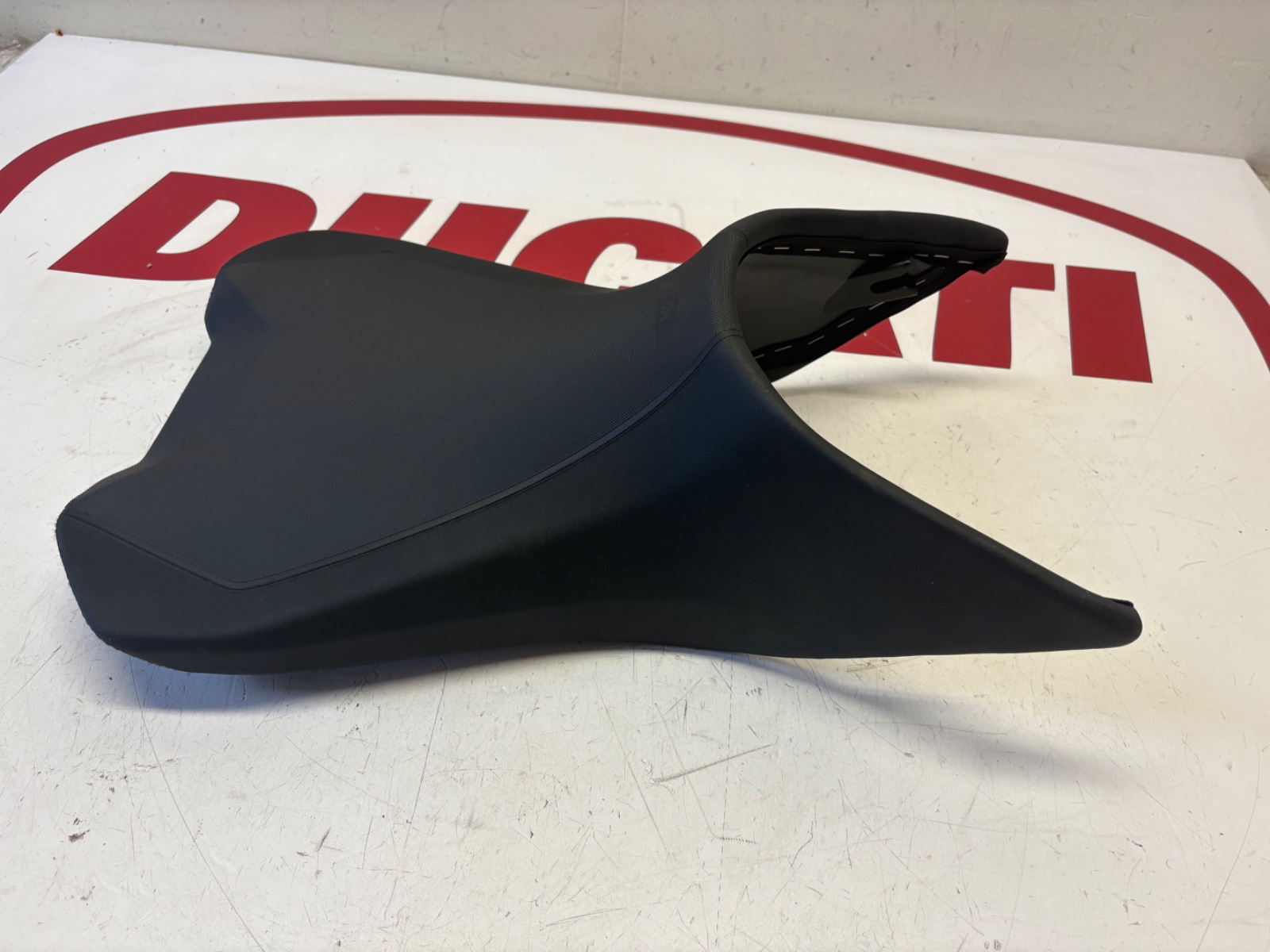 KTM 1290 Super Duke GT original front riders seat black 61507040000 61507040100