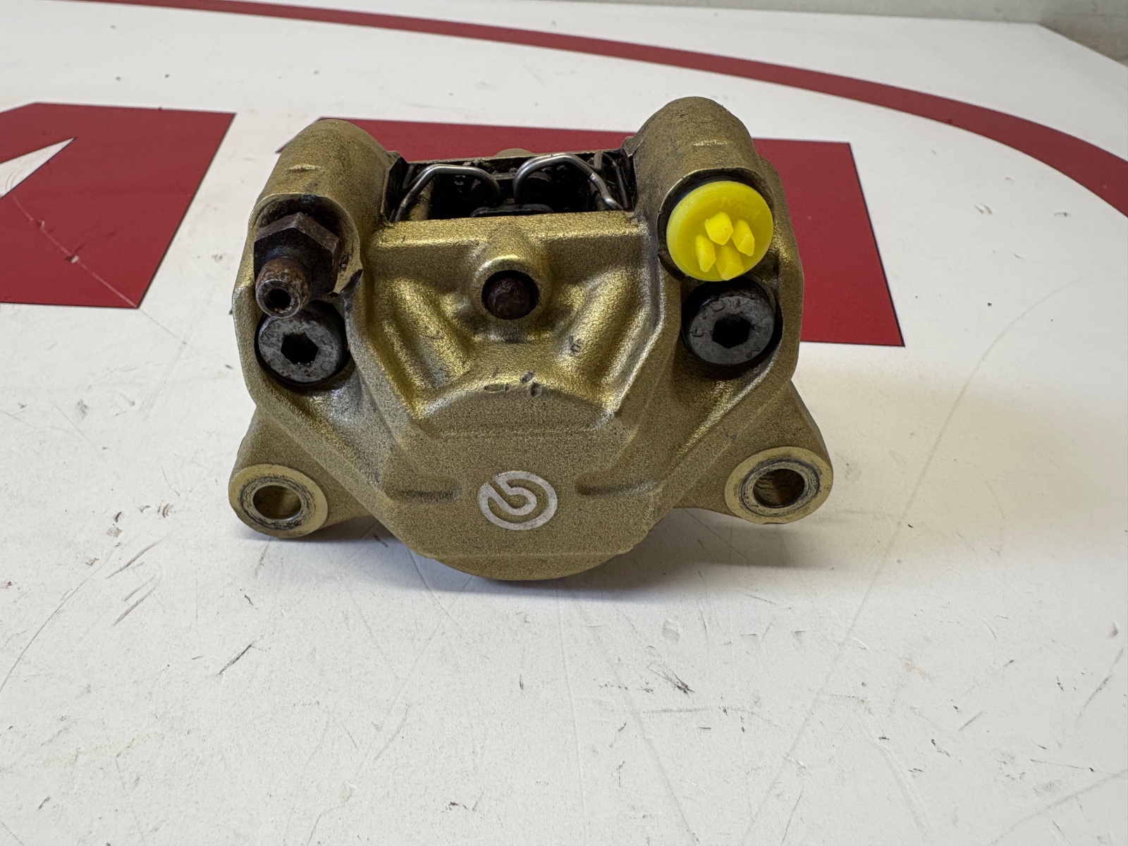 Ducati Brembo rear brake caliper & brake pads ST2 & Supersport 750 900 61140082A