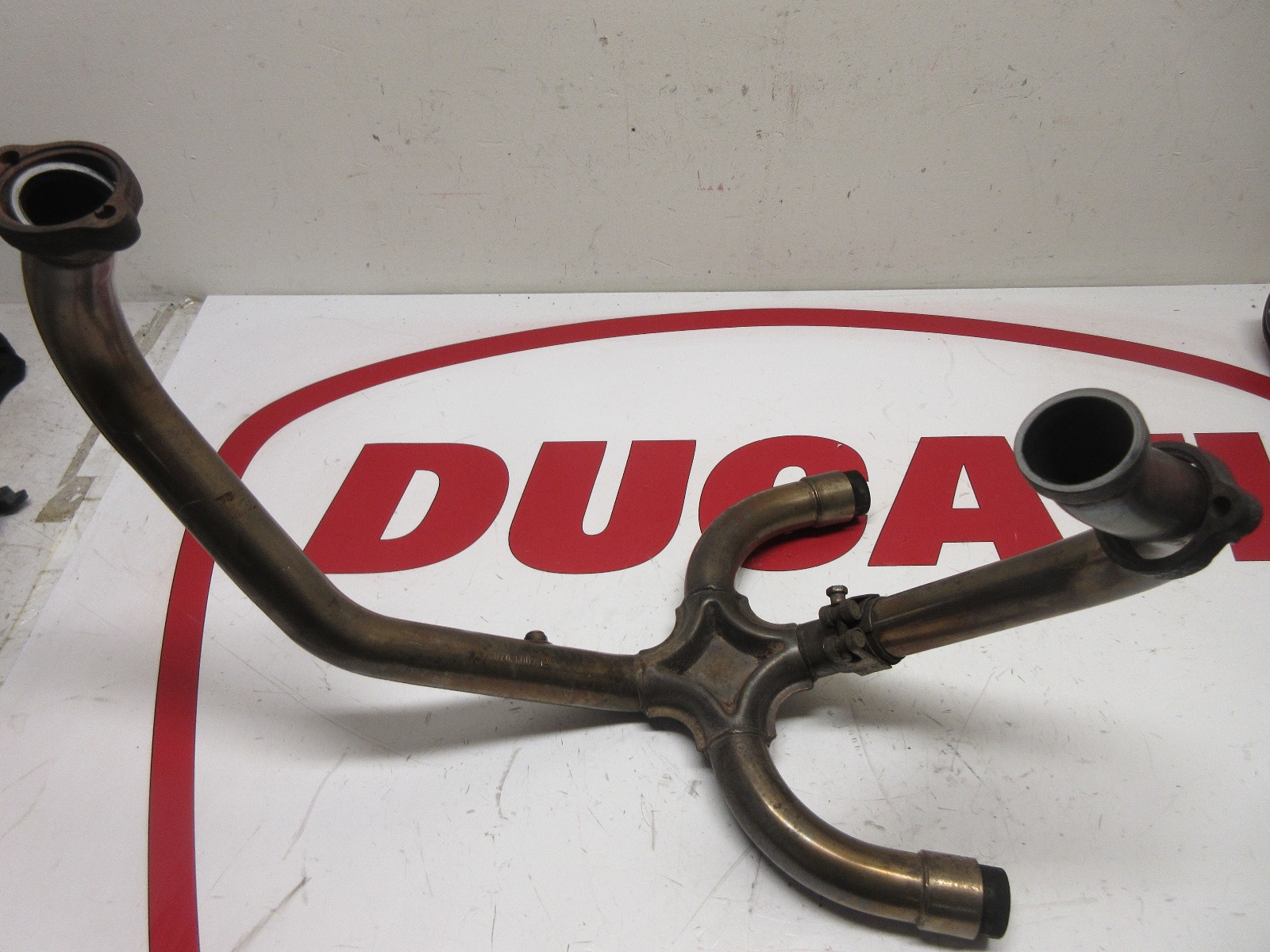 Ducati Central pipe exhaust collector Supersport 900 91- 98 57010071A 57110071A