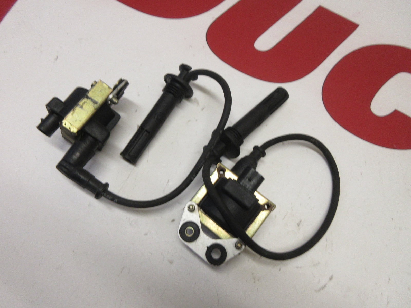 Ducati pair of ignition coils coil& leads 748 916 996 28540031A