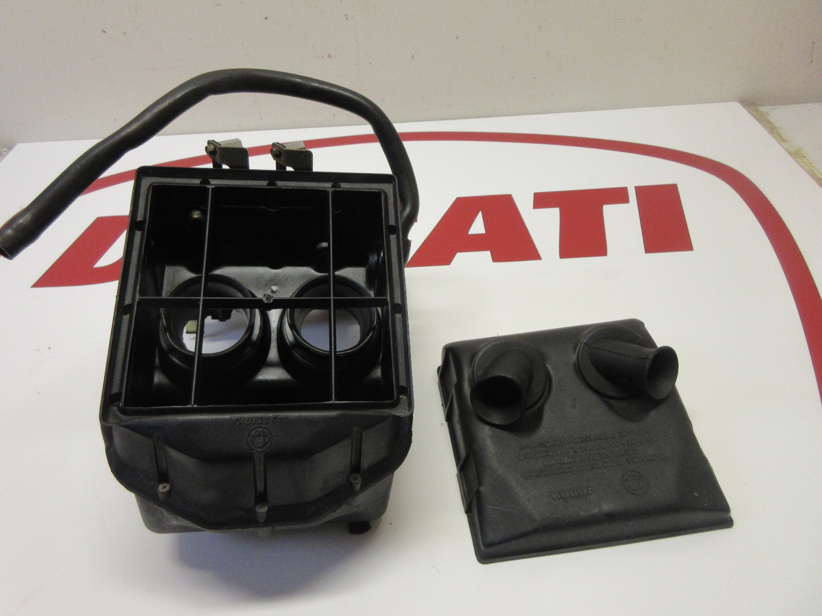Ducati Air box & cover intake Supersport 900 1992 1998 44220071A 24610463A