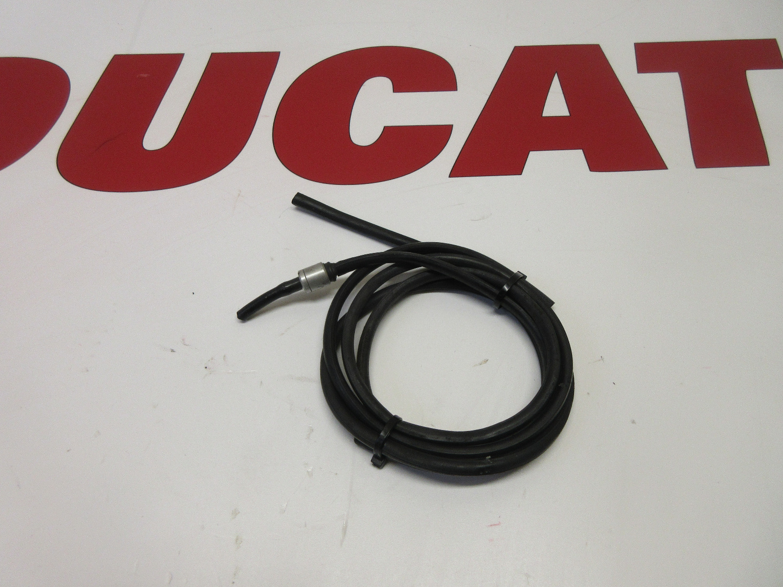 Ducati breather pipe / hose with valve Supersport 900 SS 59320041A