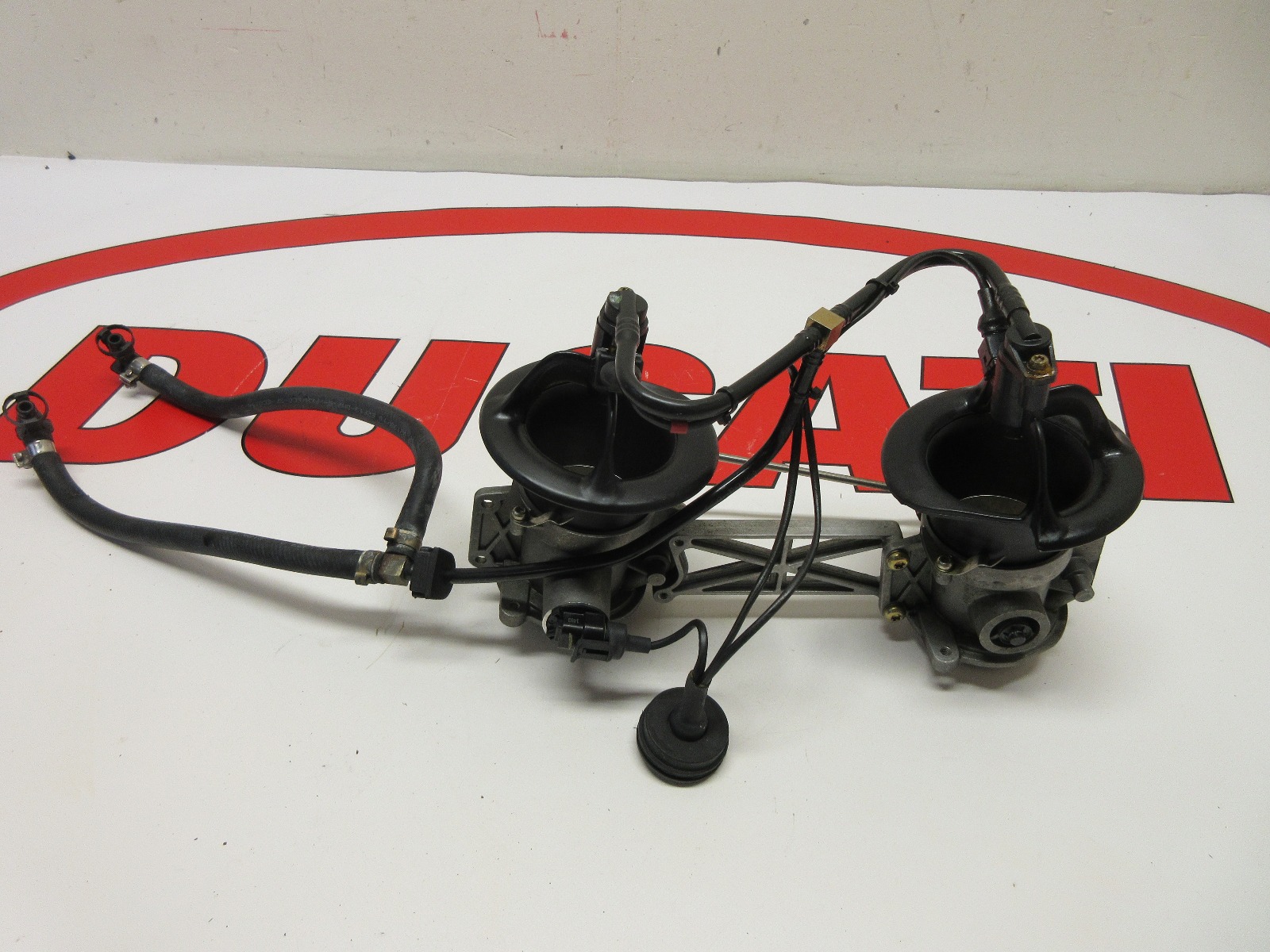 Ducati throttle body / bodies tps lines 999S 999R 28240541A