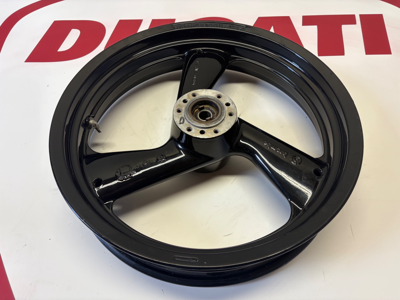 Ducati wheel front 888 Superbike 900 SS Supersport 50120141B rim