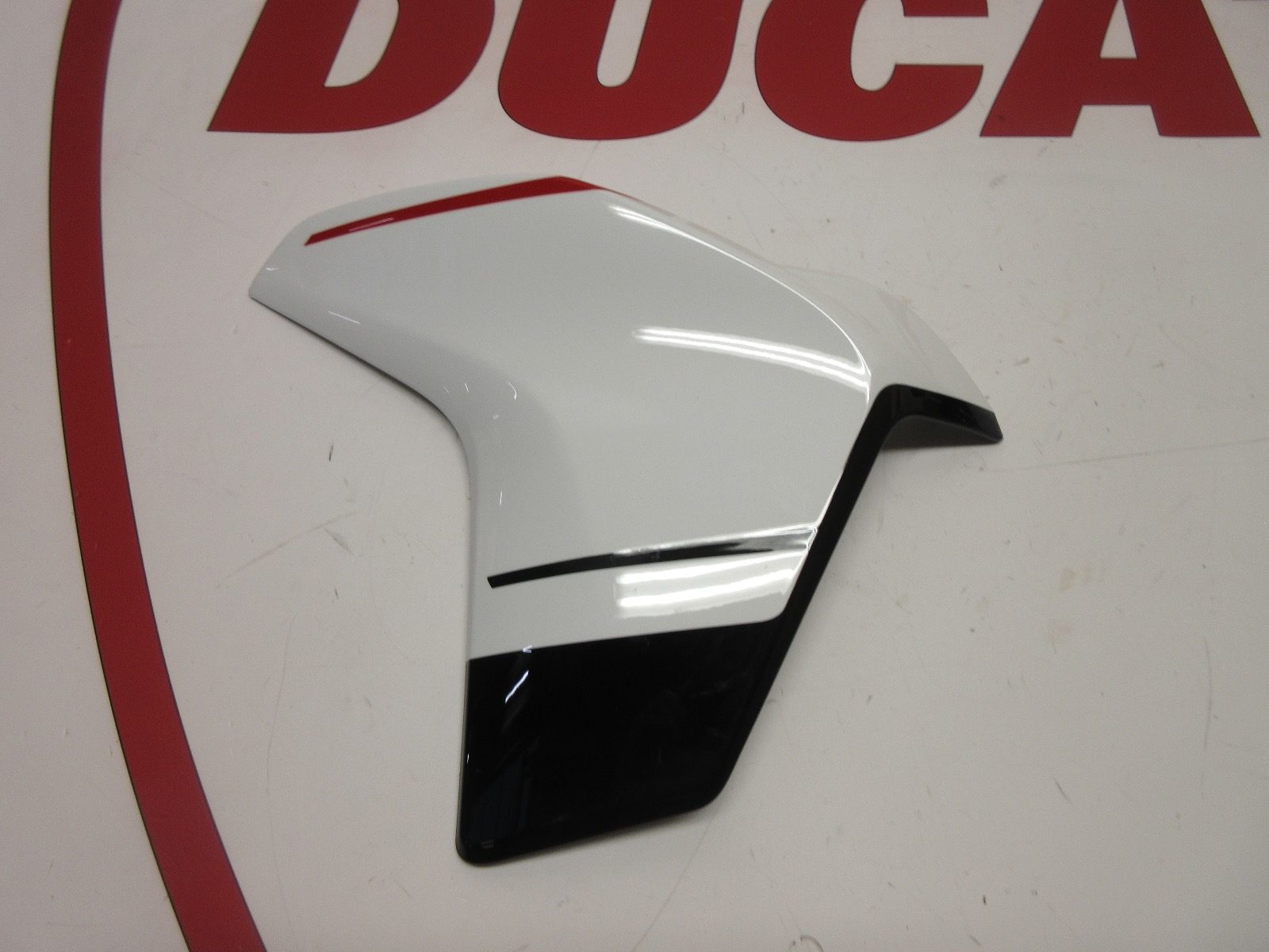 Ducati left hand radiator cover Multistrada 1200 Pikes Peak 48016852AG fairing