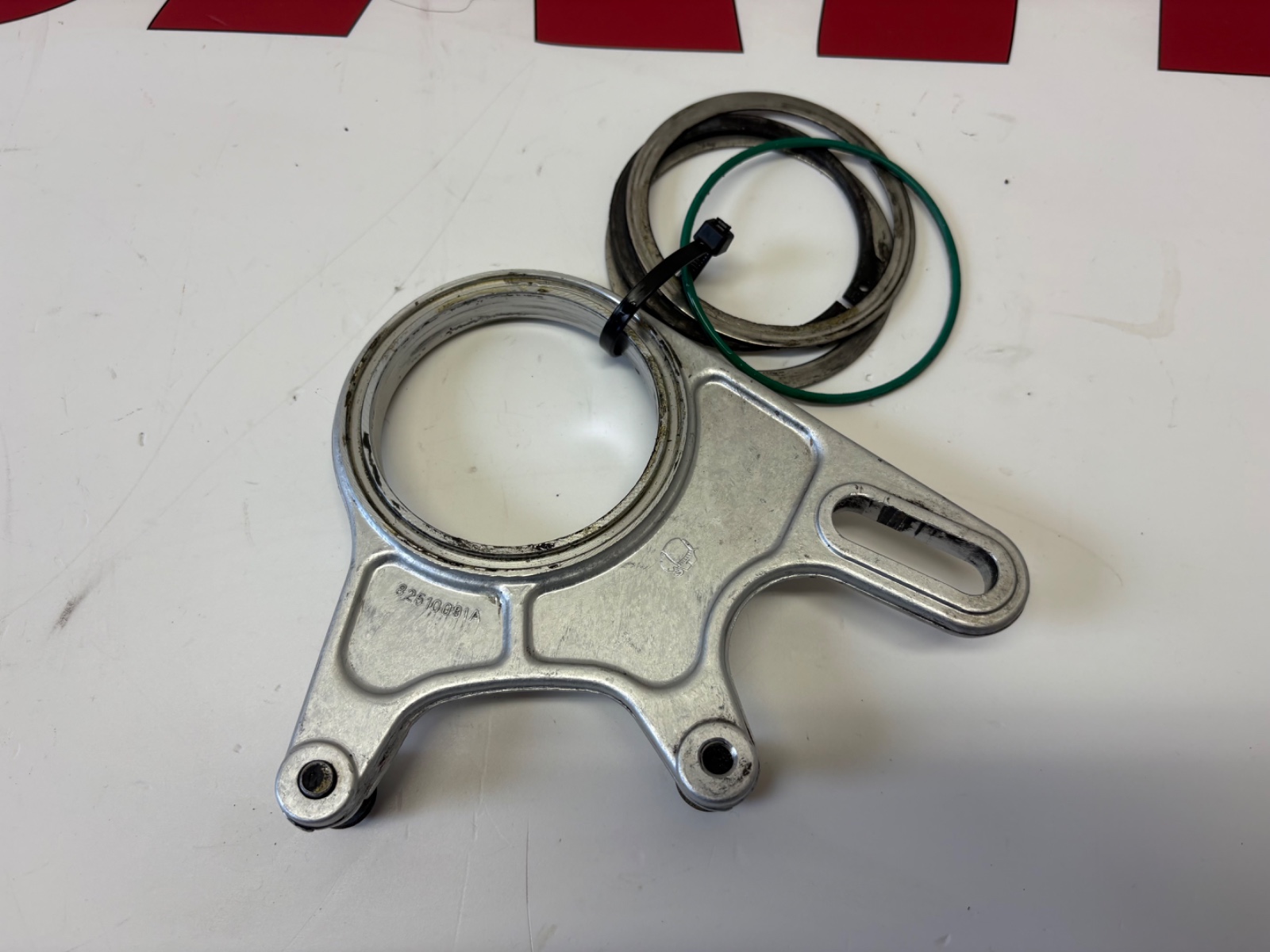 Ducati rear brake holder caliper bracket complete 916 996 998 748 82510091A