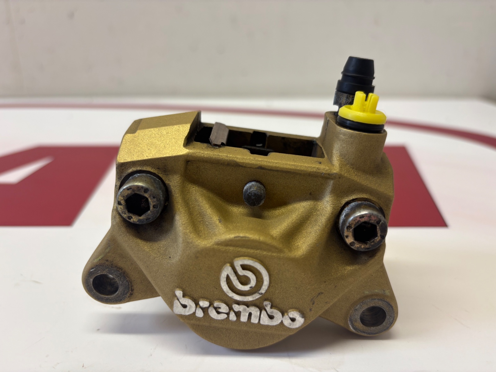 Ducati Brembo rear brake caliper & brake pads 748 916 996 998 61140052A