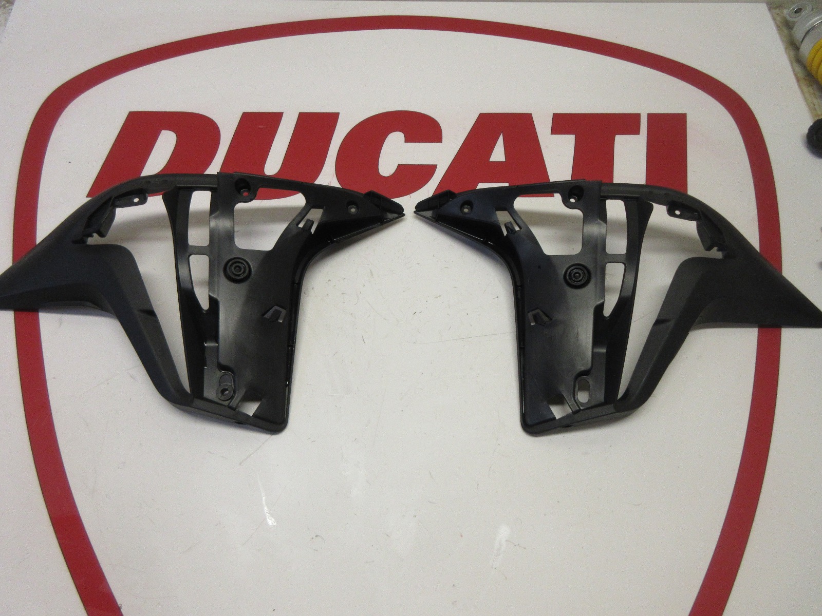 Ducati Left & Right tank holder plastic Multistrada 950 1200 48016872A 48016882A