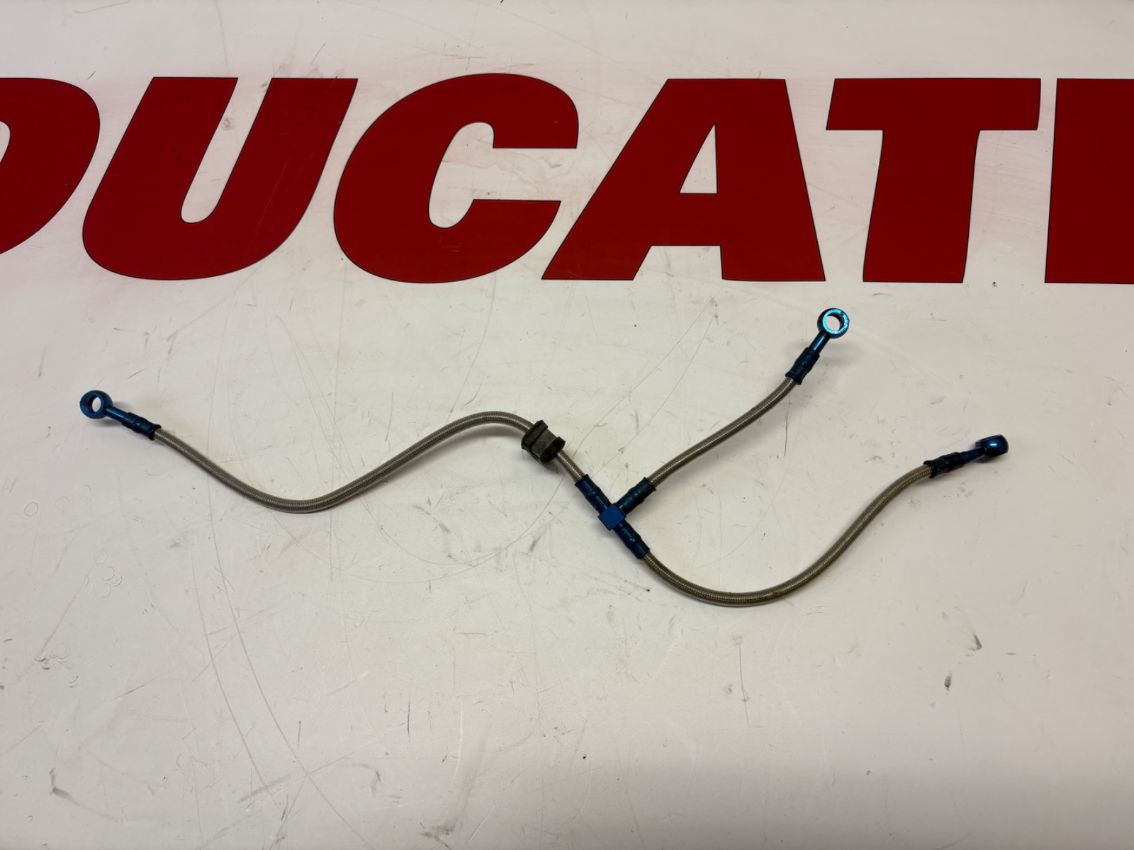 Ducati oil cooler feed delivery pipe / line 748 916 996 87510271A