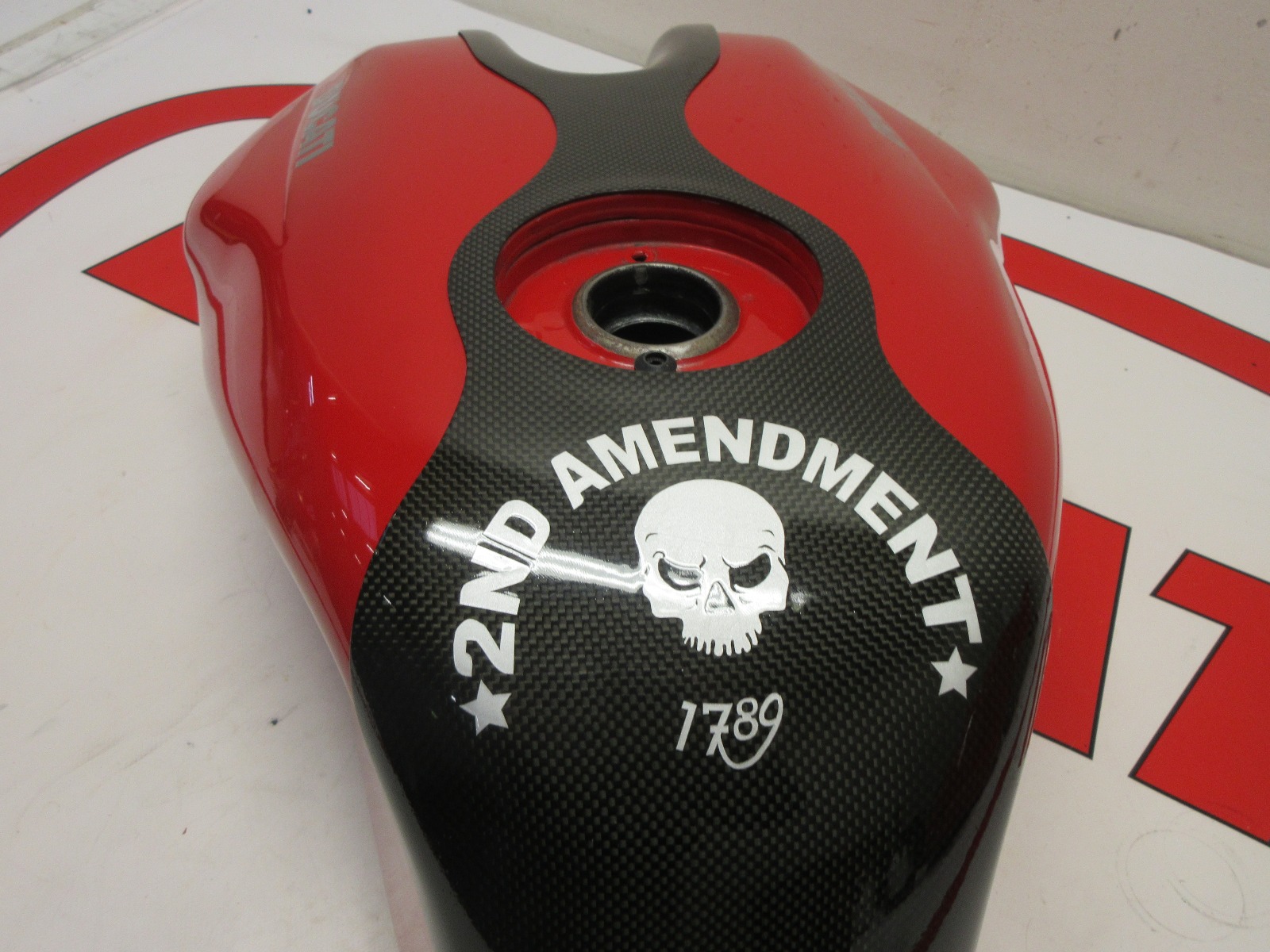 58610372AC ドゥカティ純正 FUEL TANK ASSY YELLOW JP店 58610372AC ドゥカティ純正 FUEL TANK ASSY YELLOW SP店