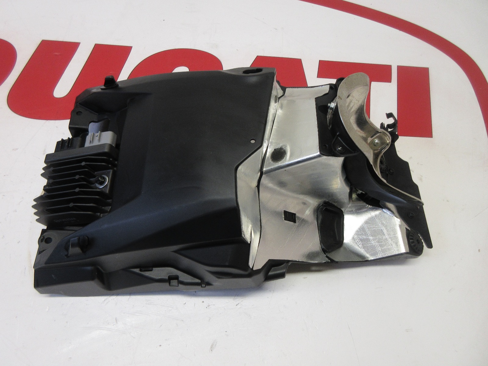 Ducati Multistrada 950 1200 1260 enduro battery holder & regulator 8291D182B