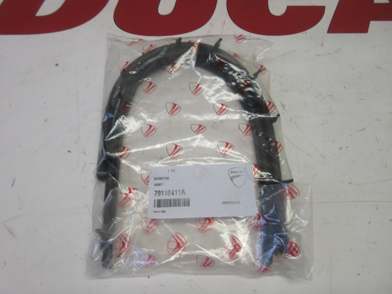 Ducati rubber seal airbox air box intake tank gasket 748 916 996 79110411A