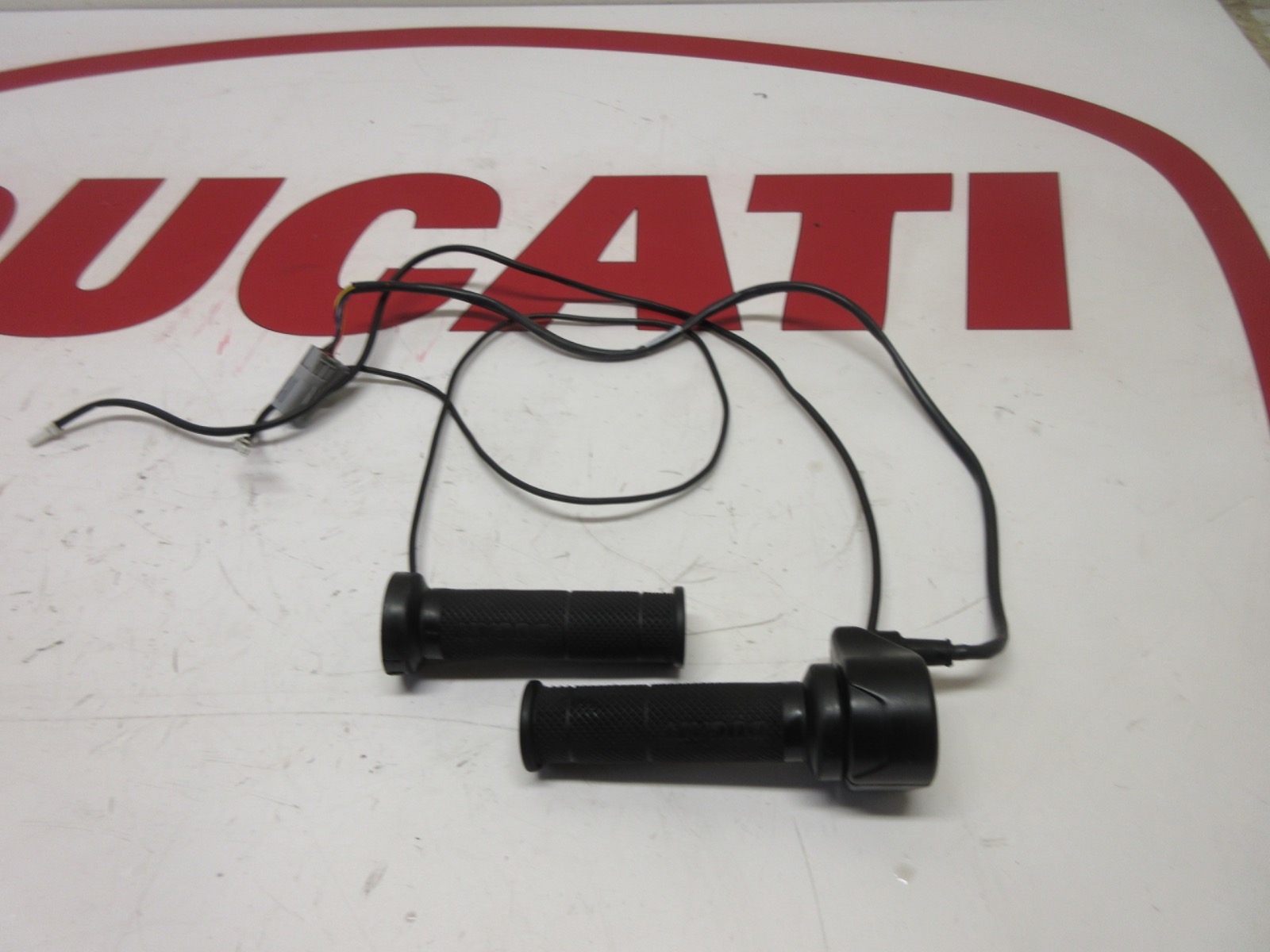 DucatI heated hand grip set Multistrada 1200 1260 96680454B