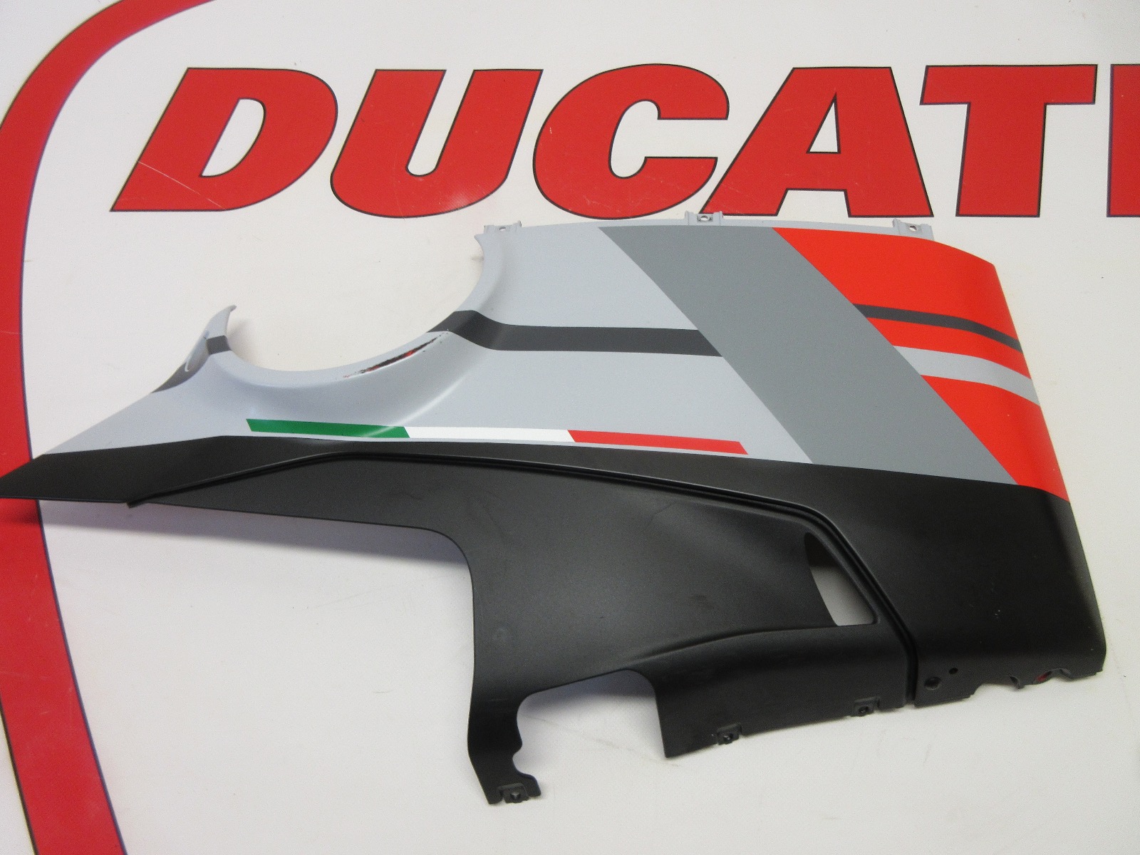 Ducati right hand rh lower fairing Panigale V4S Corse 48019262BC