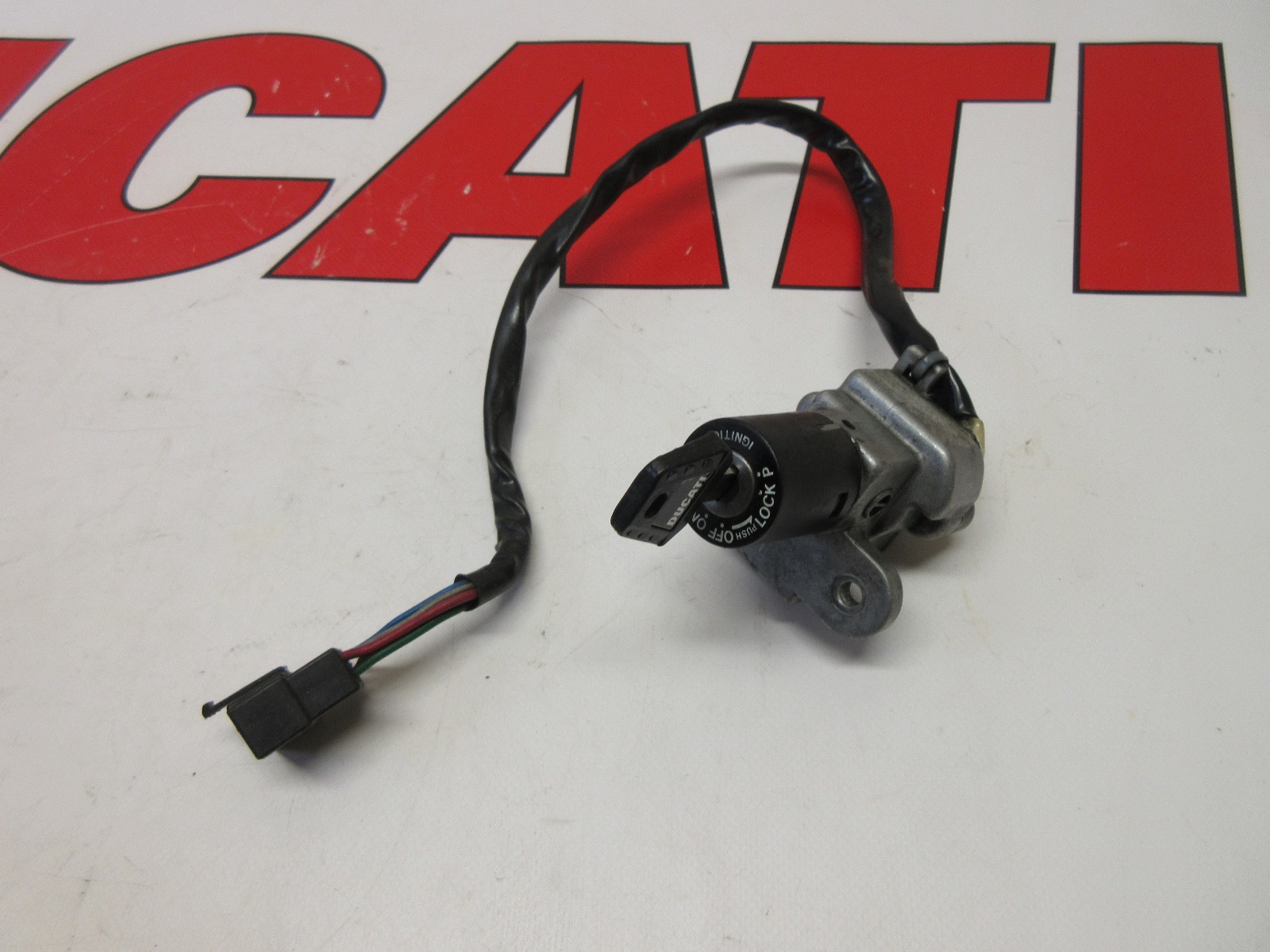 Ducati ignition lock key operated switch 65240042A 65240043A 748 916 996 998