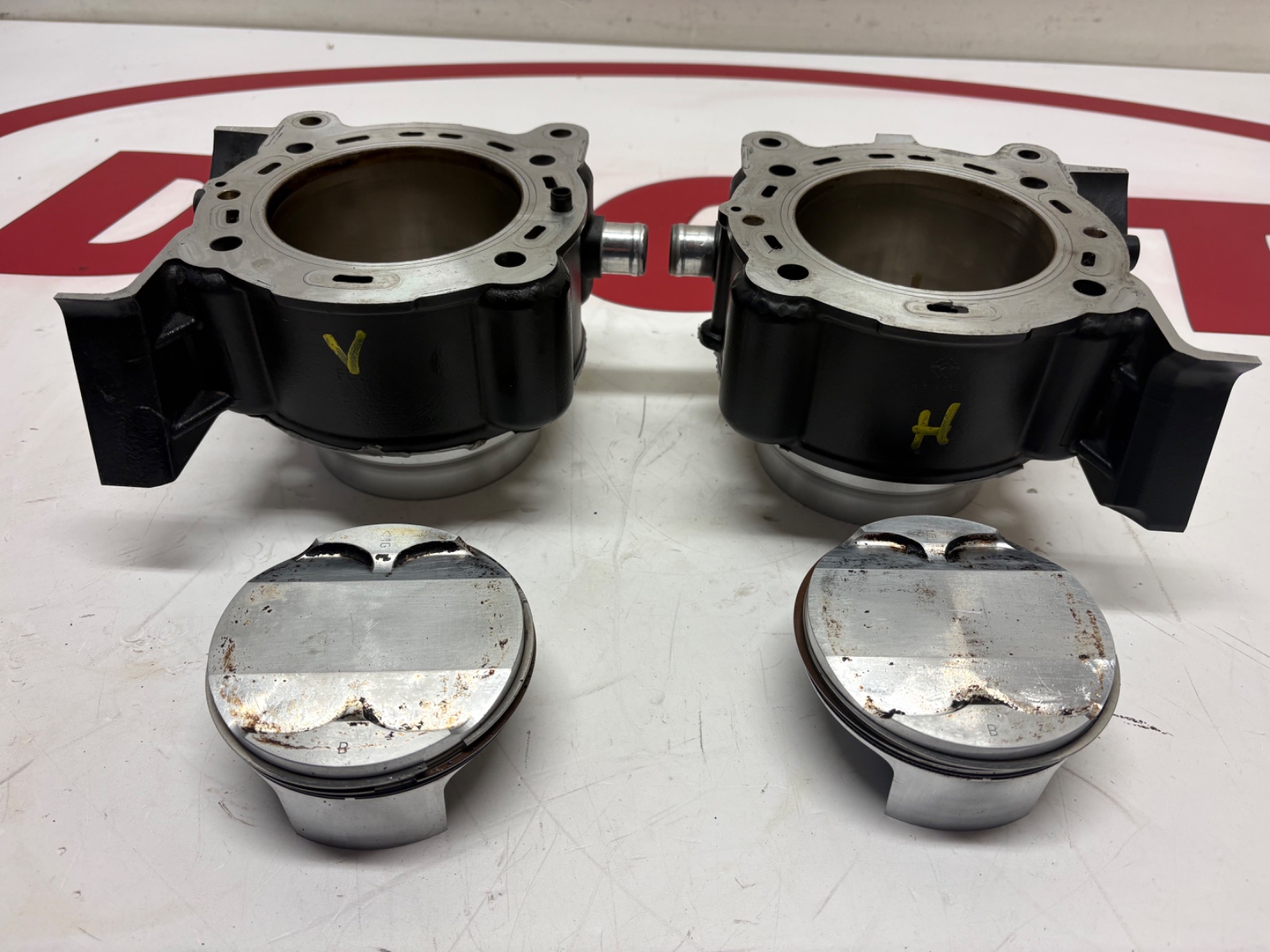Ducati Horizontal & vertical cylinder piston Supersport & Multistrada 950 and V2