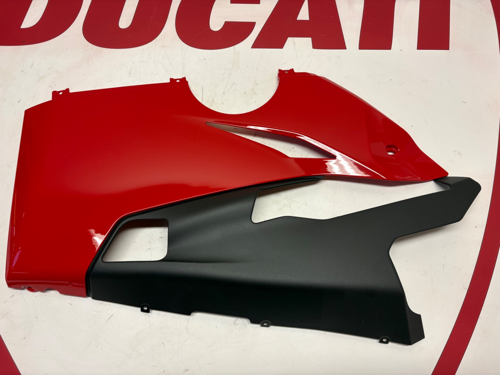 Ducati Panigale V4S V4 left lower fairing red 2018 - 2021 models 48019275BA