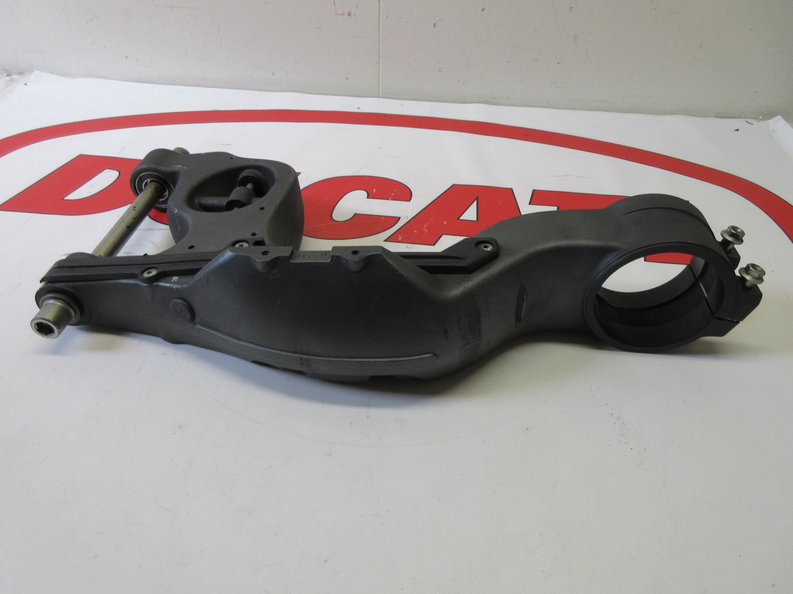 Ducati swingarm swing arm Hypermotard 796 1100 Multistrada 1000 1100 37010331D