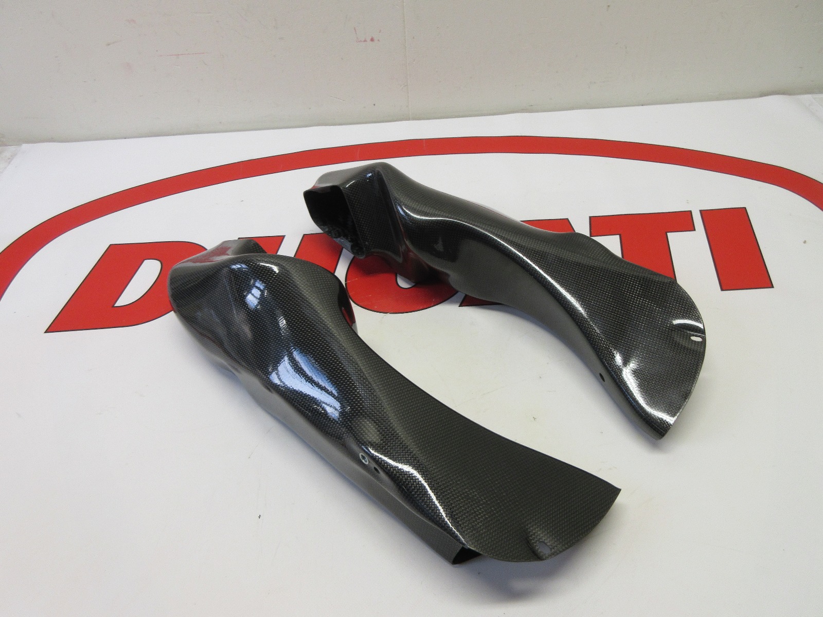 Ducati Carbon fiber Air intakes runners 748 916 996 998 Speed Carbon CM Composit