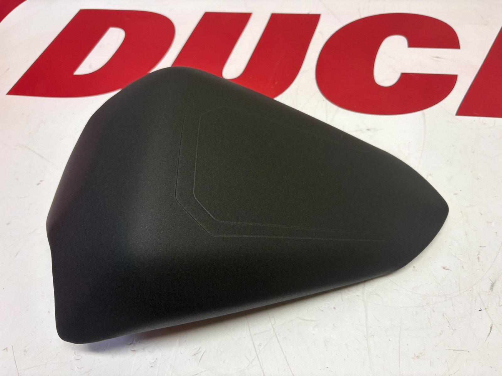 Ducati Passenger pillion seat Panigale V2 2024 -2025 model 595P6401AH
