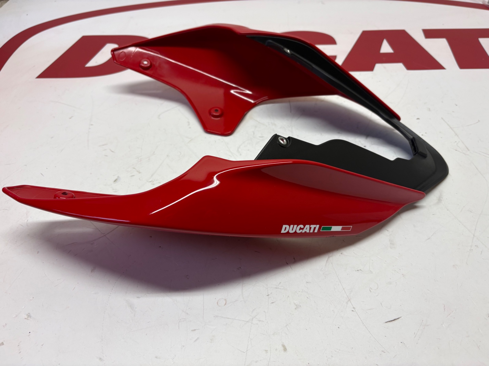 Ducati rear seat fairing Streetfighter Panigale V4 V2 Red 482P2471AA 482P2461AA