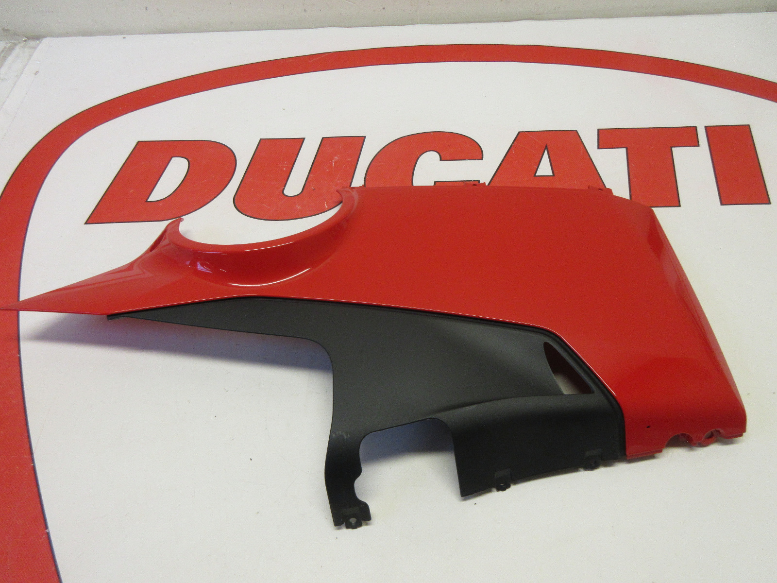 Ducati right hand lower fairing red Panigale V4S V4 48019262BA