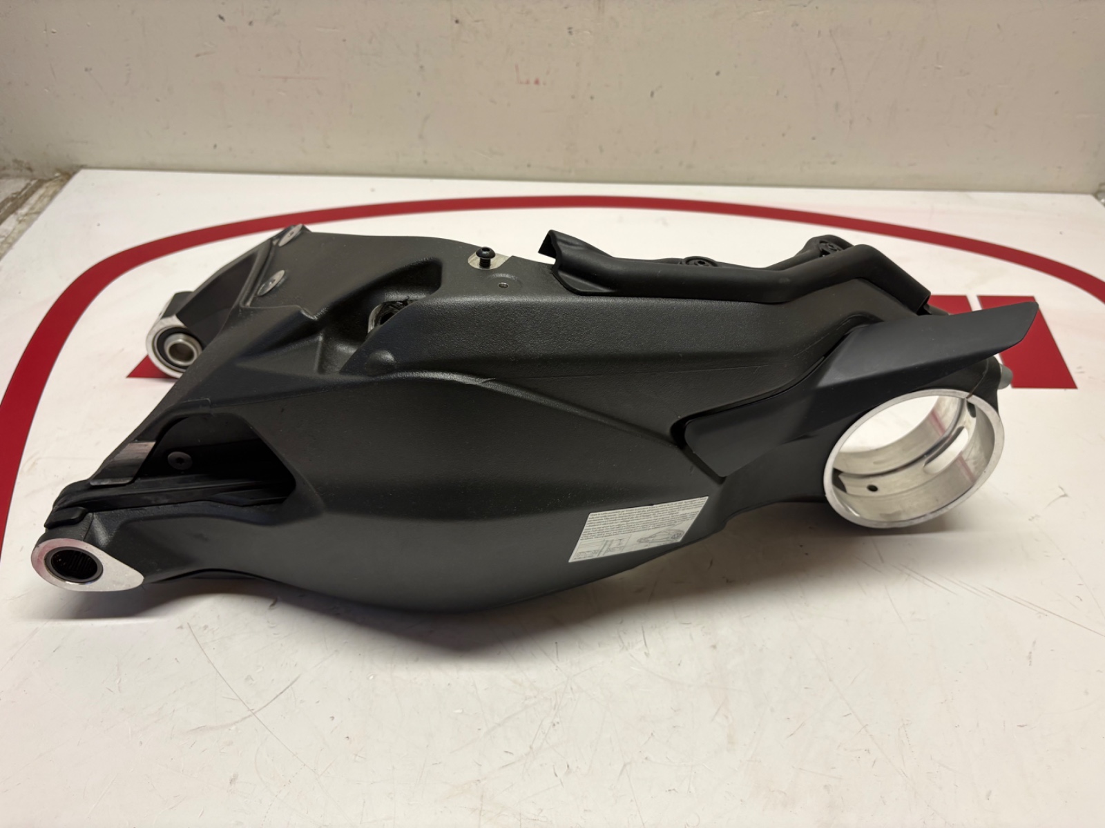 Ducati Swingarm Swing arm Panigale V2 2020 - 2025 37020451AA