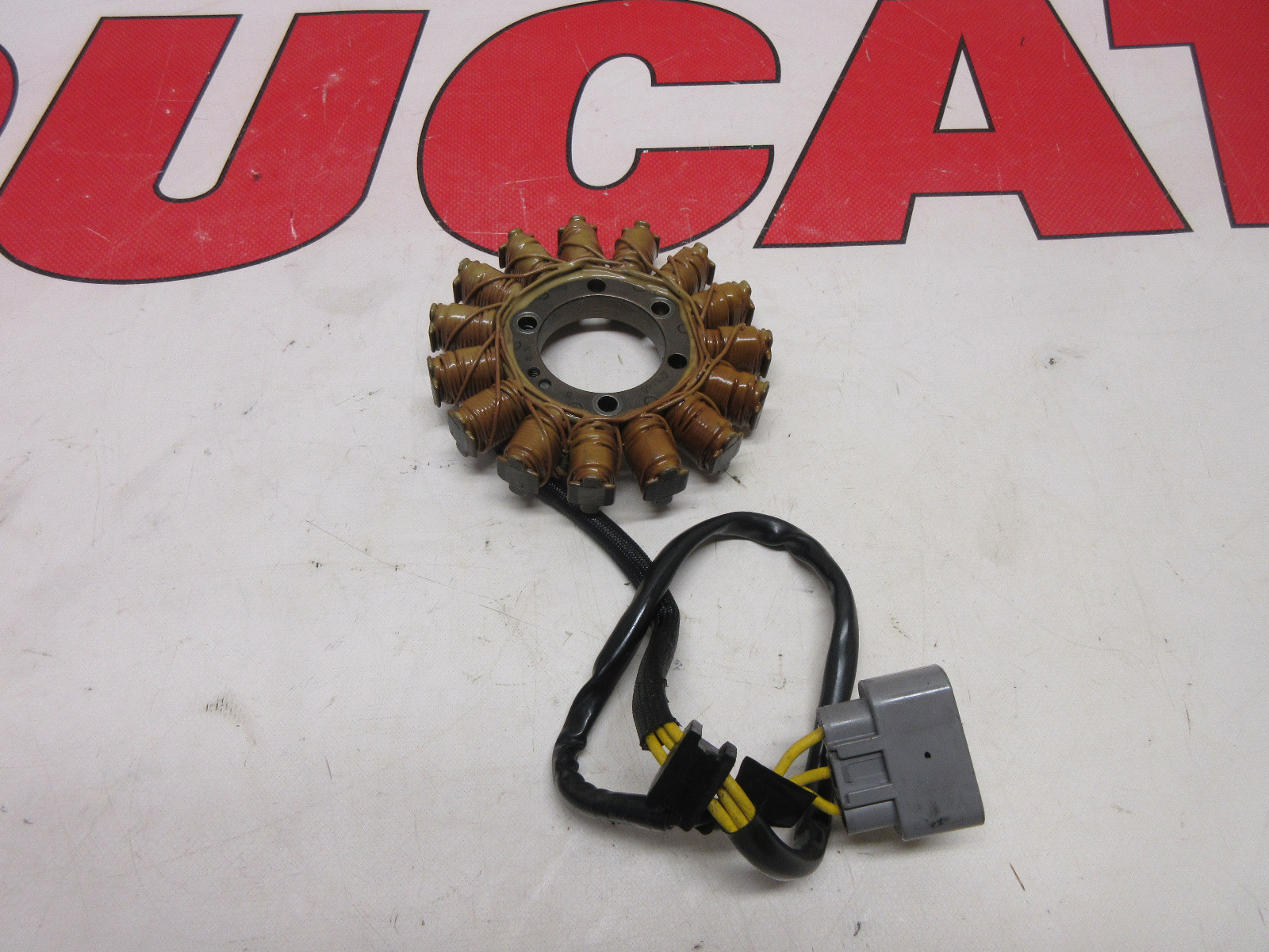 Ducati alternator / generator Panigale R 1299 1299S 26420531A