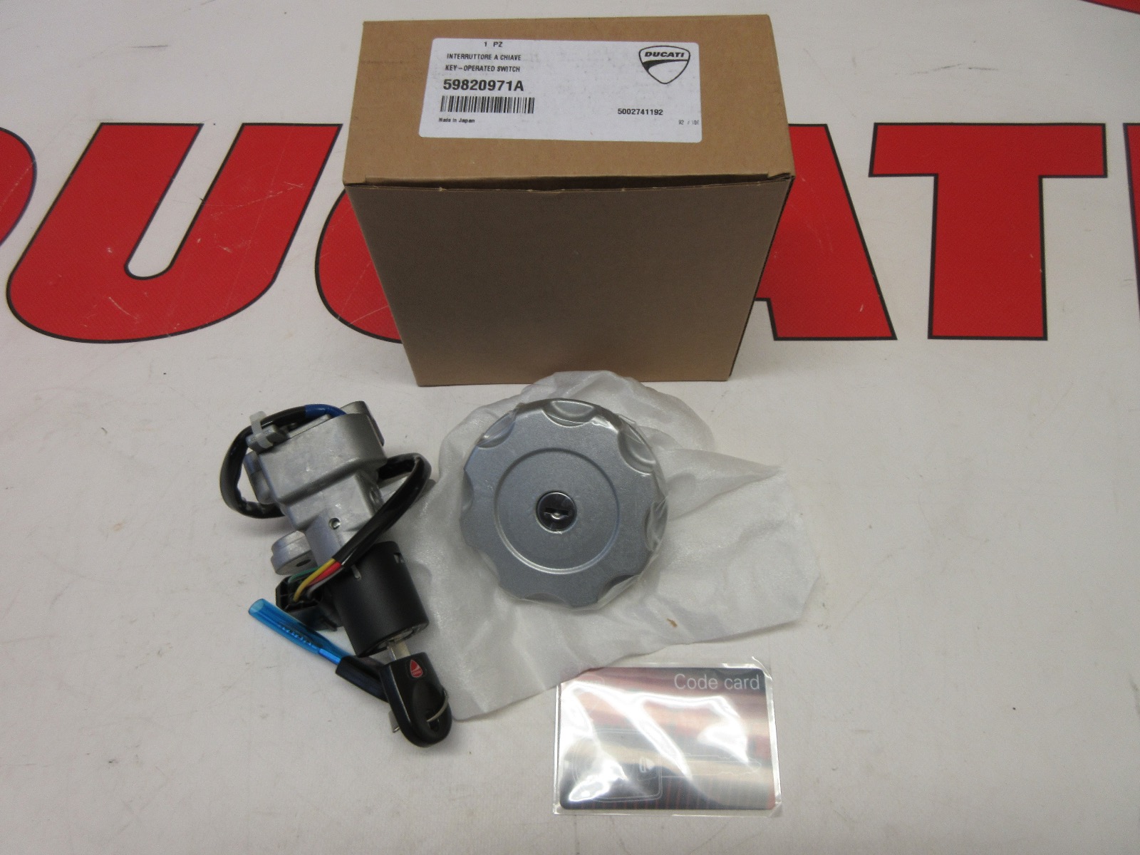 Ducati ignition key operated switch & cap Hypermotard 796 1100 EVO SP 59820971A