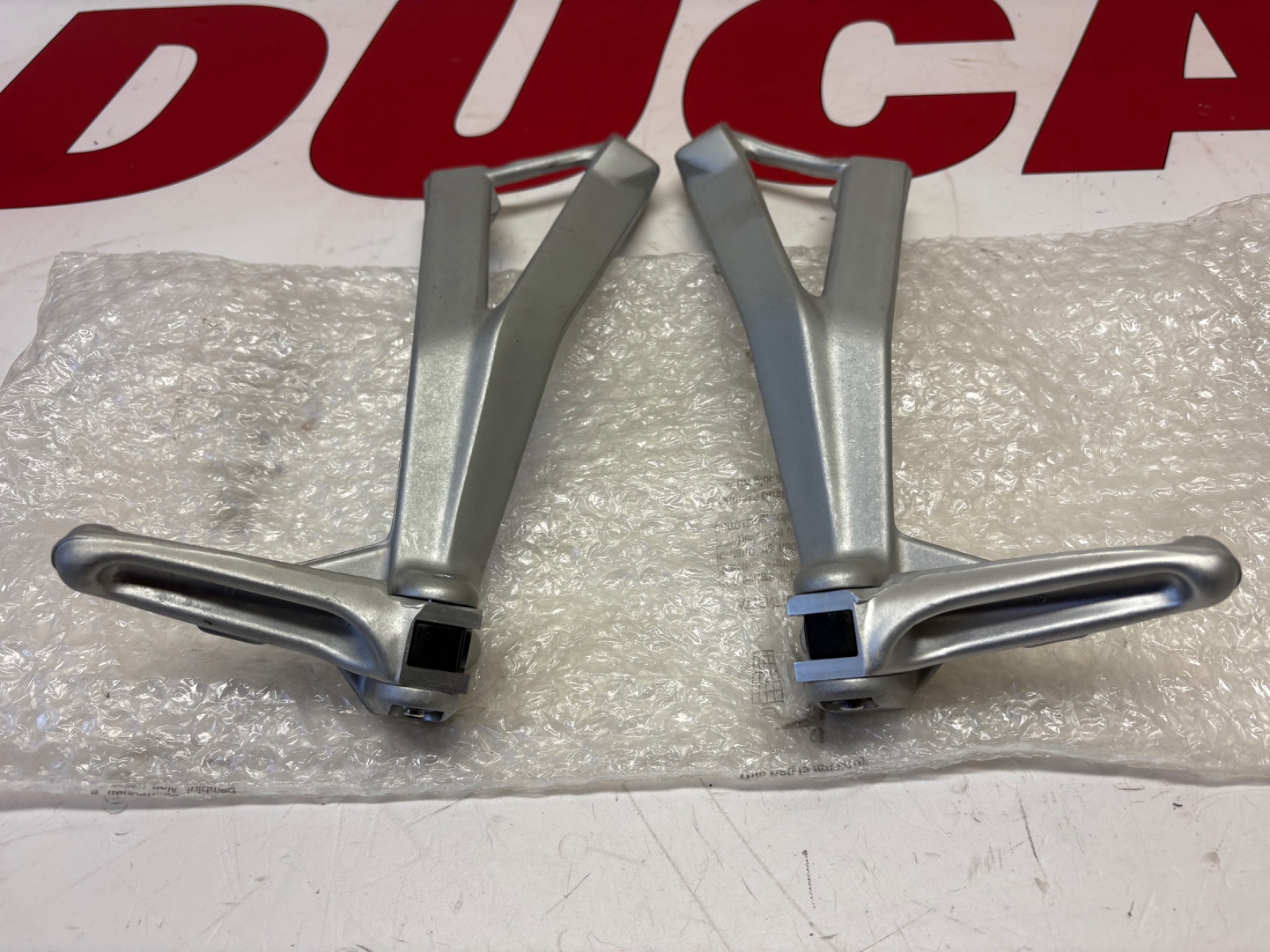 Ducati 848 1098 1198 rear pillion passenger steps incl bolts 82411251A 82411241A