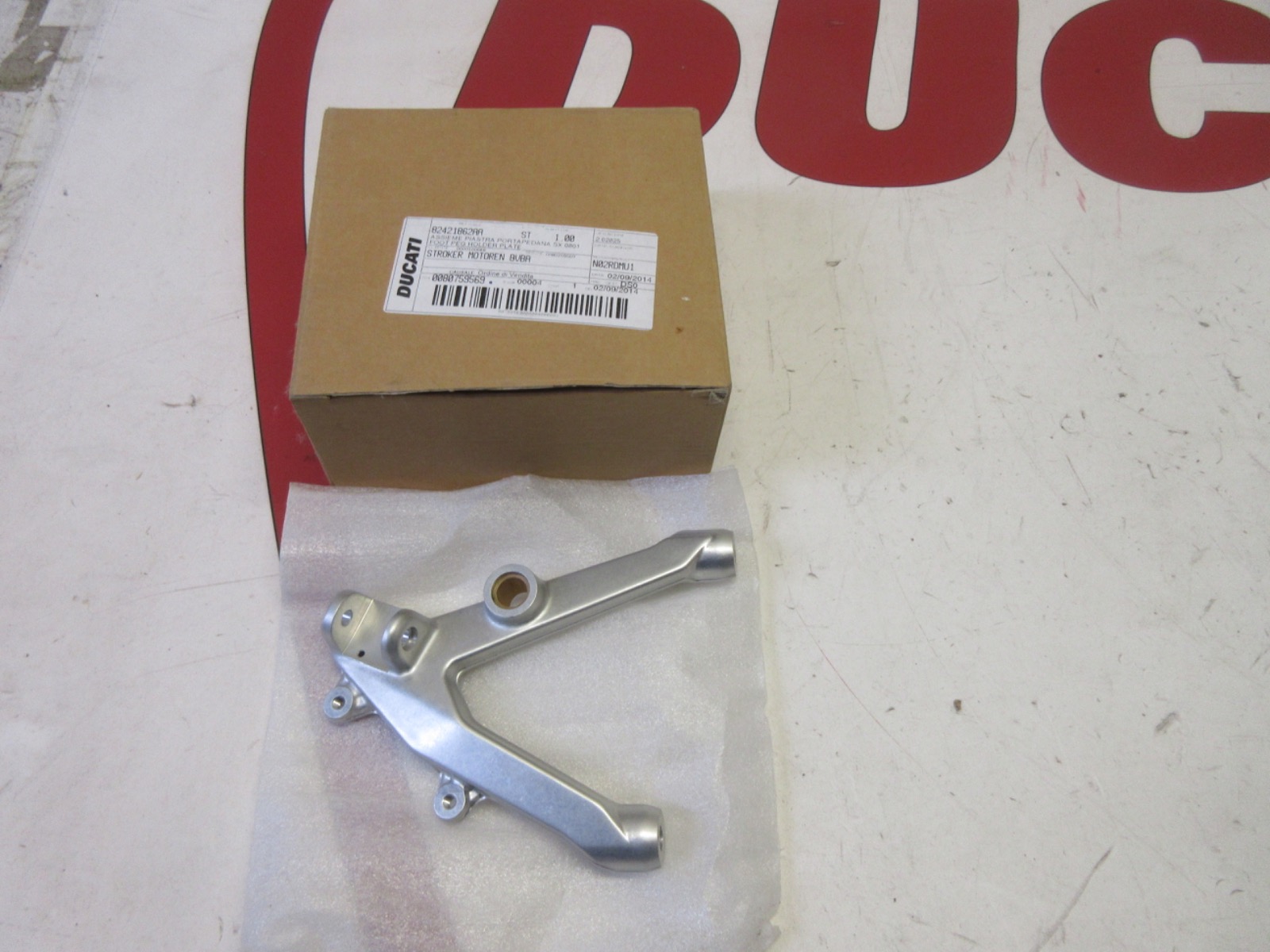 Ducati Left footrest bracket hanger Panigale 899 959 1199 1299 & V2 82421862AA