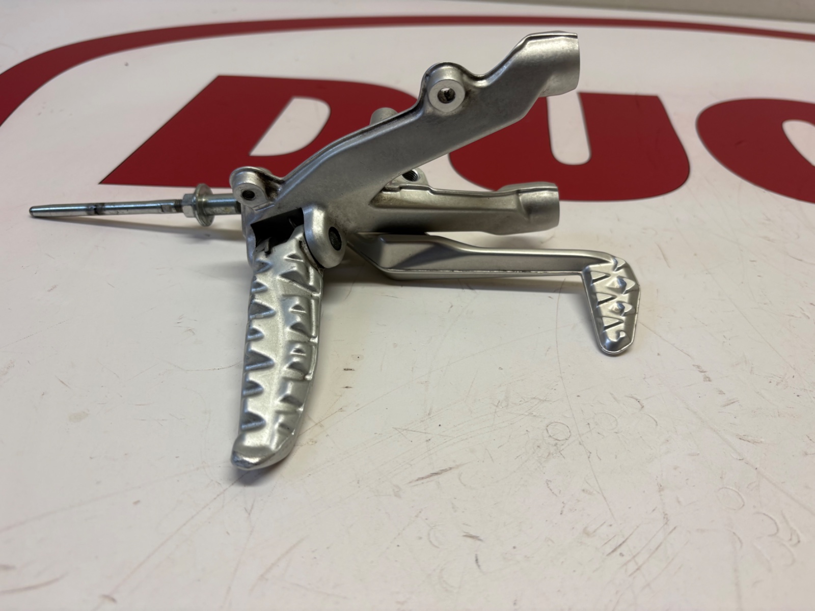 Ducati right footrest bracket hanger brake pedal Panigale 899 1199 82411871BA