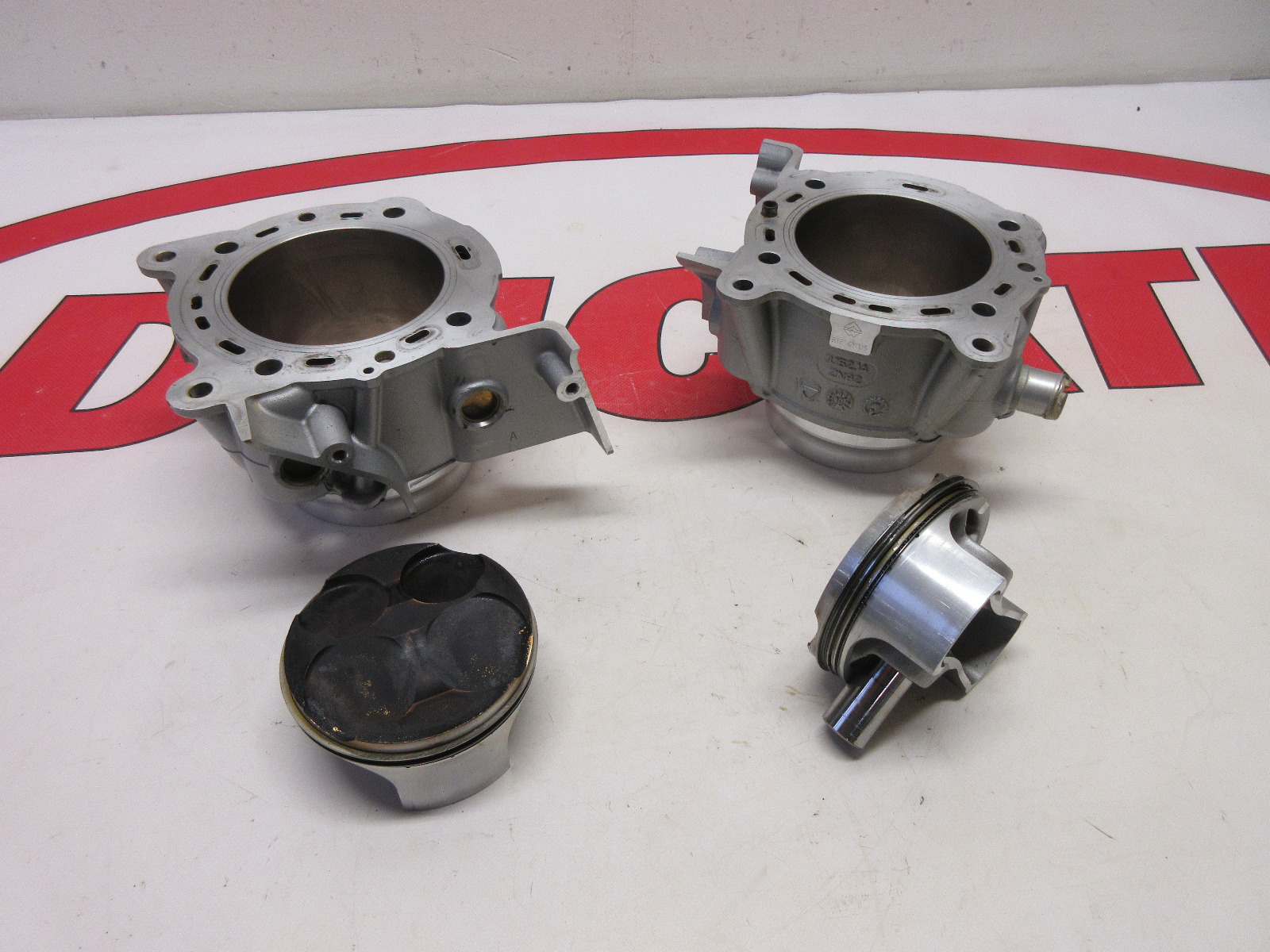 Ducati Cylinders barrels with pistons 848EVO 848 EVO 11-14 120Z0021A 120Z0011A