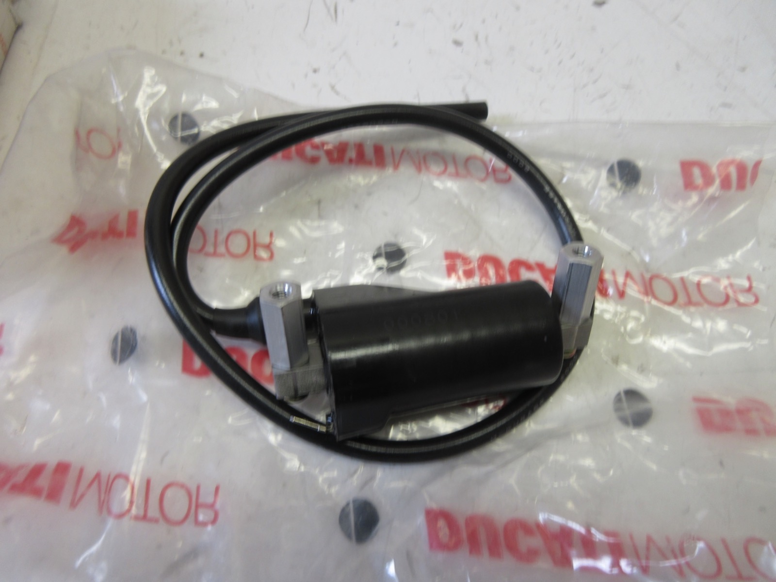 Ducati Ignition Coil M460593 38040091A Supersport and Monster 400 600 750 900