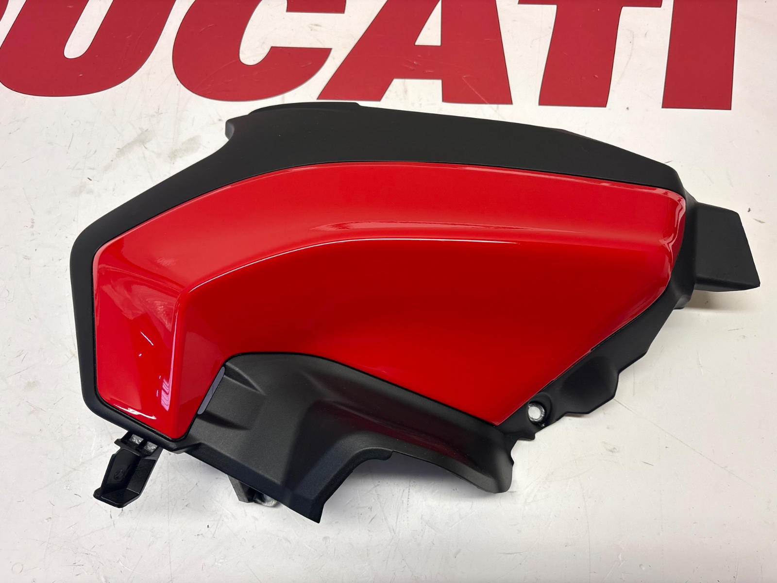 Ducati Panigale V2 Right fuel tank fairing cowl extractor white red 4801B012AA