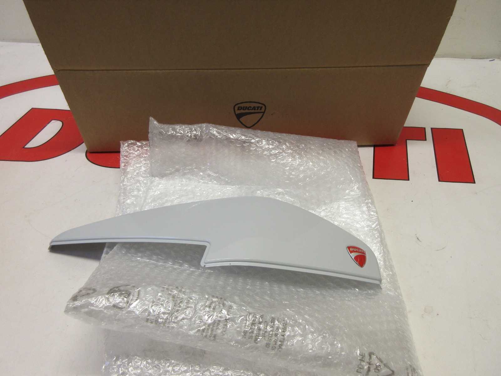 Ducati right hand pannier cover iceberg white 69812361BC MTS 950 1200 1260