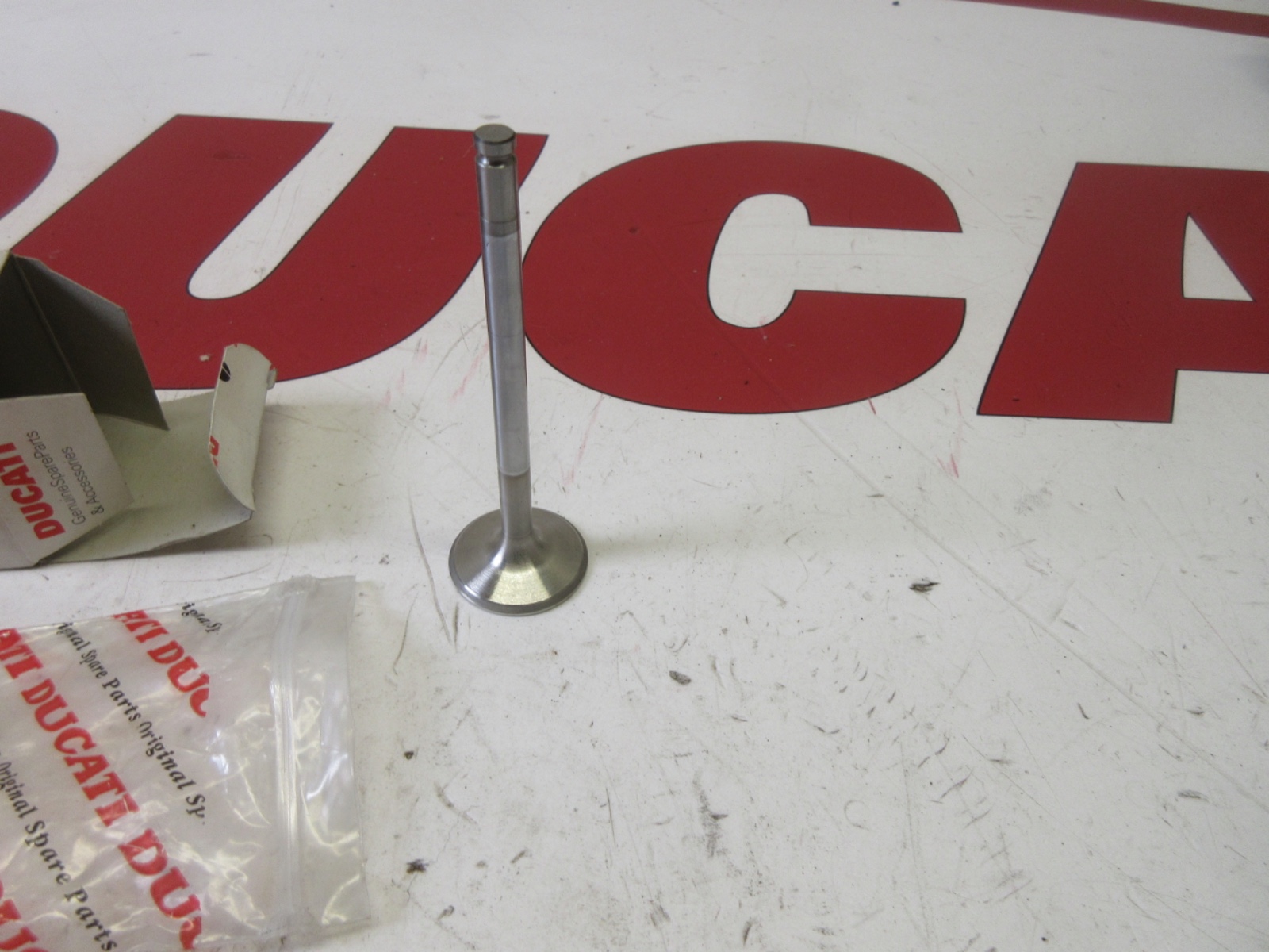Ducati Inlet valve Superbike 748 748E 748S 748SPS 21010182A