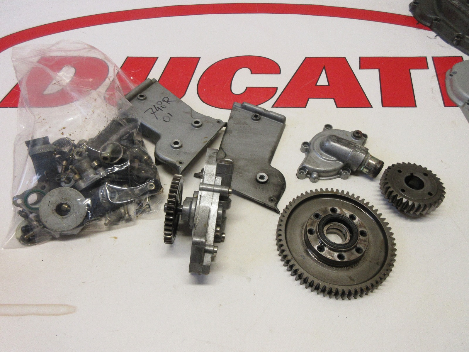 Ducati parts lot engine 748R 2002 oil pump gears